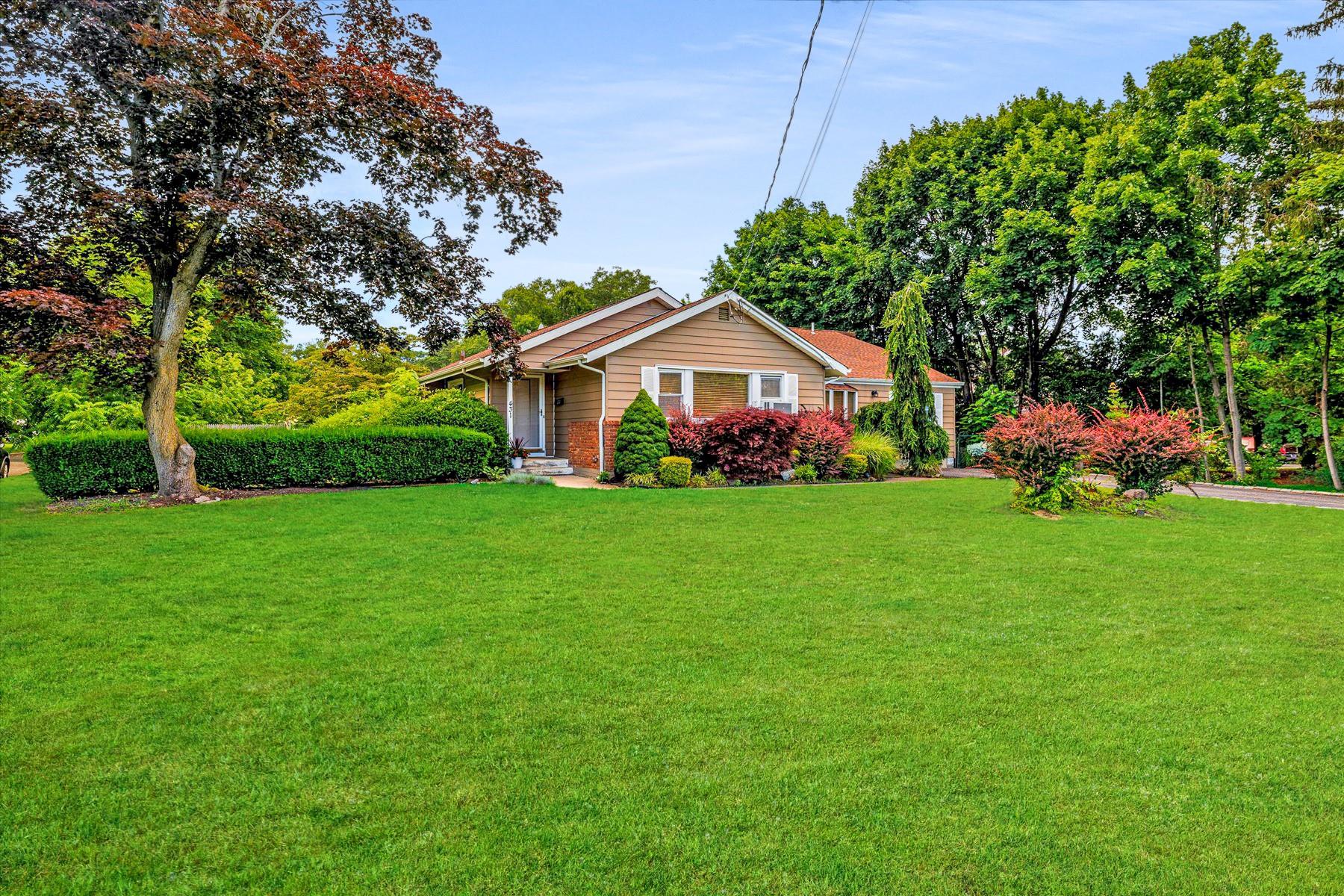 #1 photo, 431 Townline Road, Commack , NY 11725