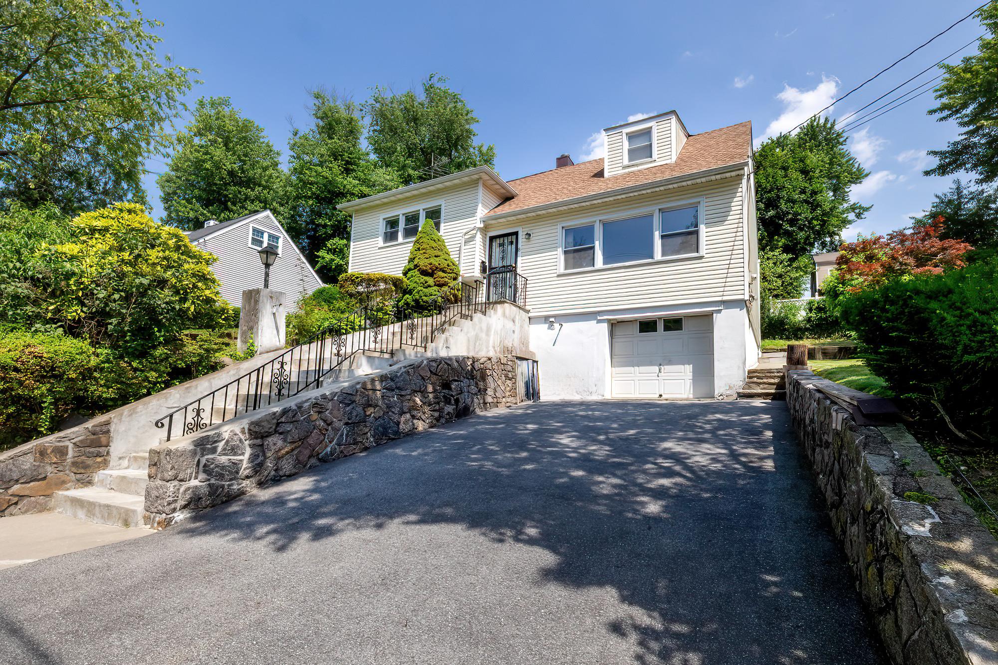 #1 photo, 18 Gainsborg Avenue, 紐約州 West Harrison , NY 10604