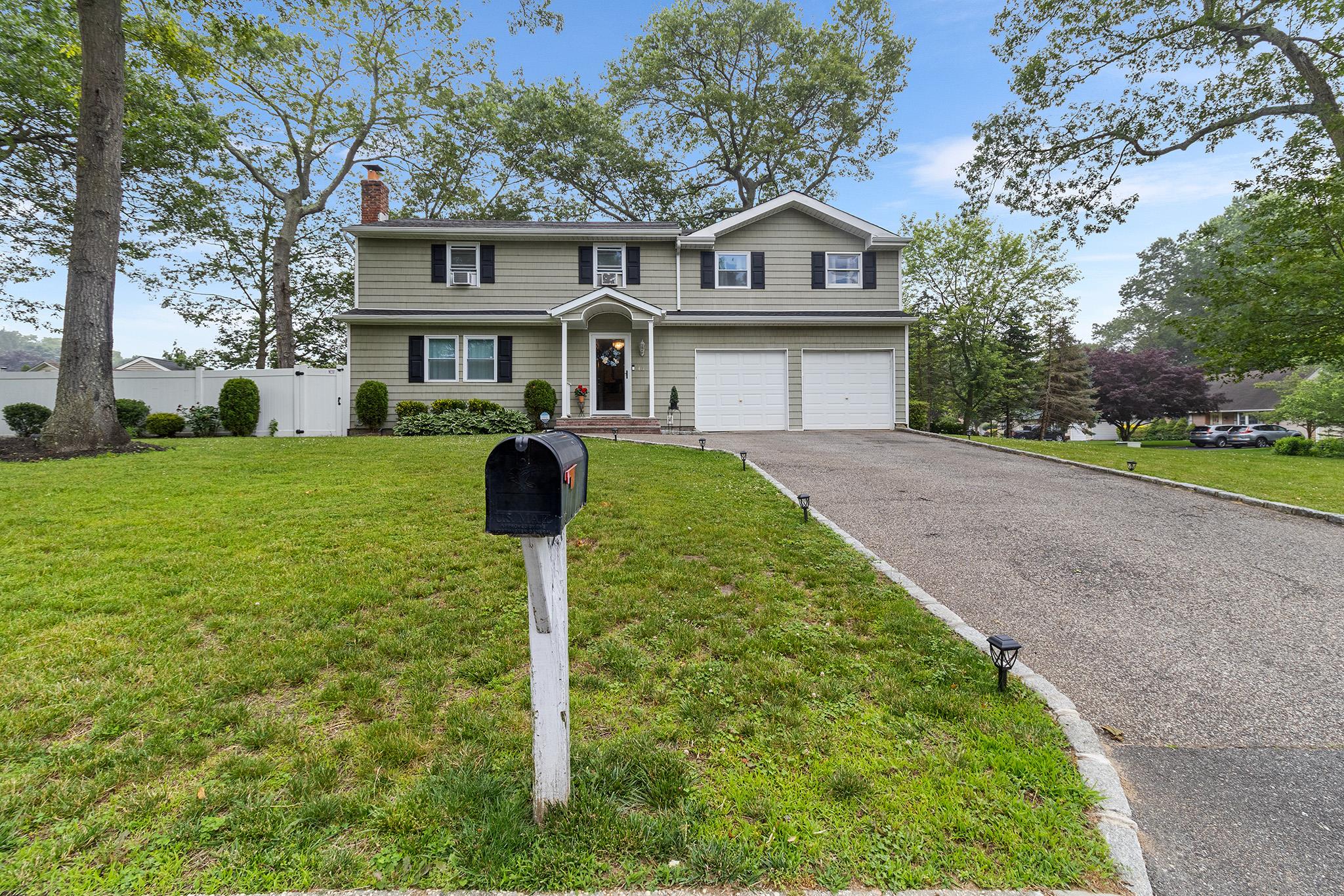 #1 photo, 40 Ridge Haven Drive, سوفولك Ridge , NY 11961