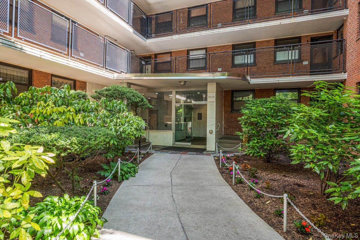 #1 photo, 35-51 85th Street, كوينز Jackson Heights , NY 11372