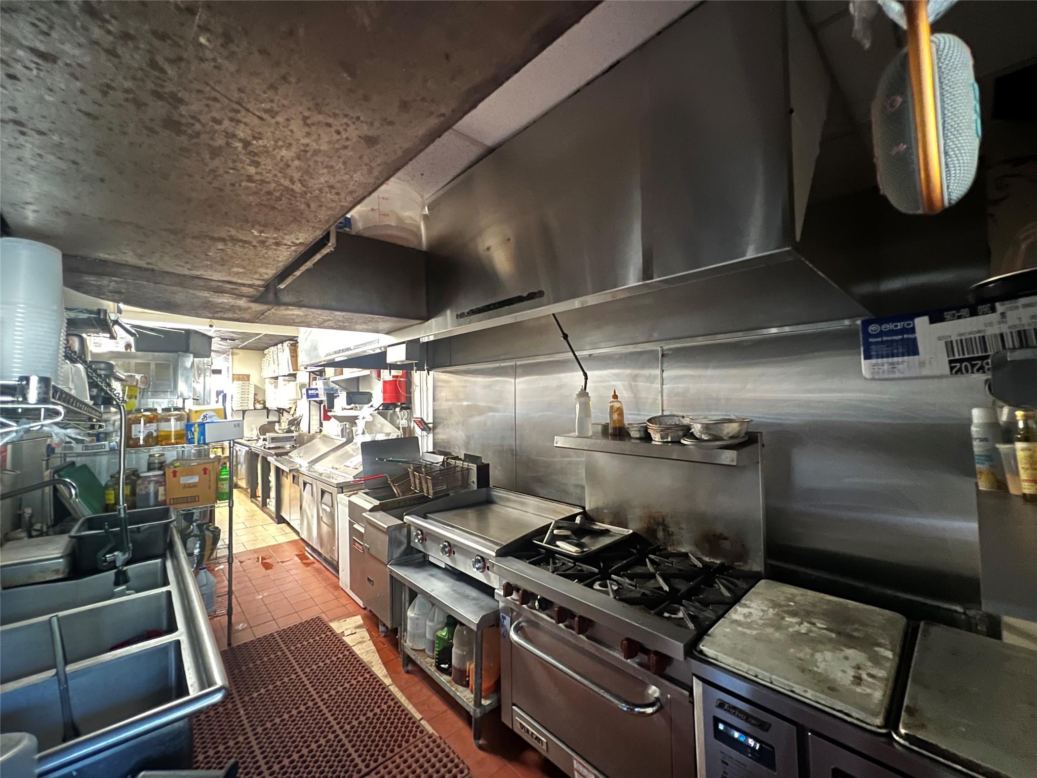 #2 photo, 376 New York Avenue, サフォーク郡 Huntington , NY 11743