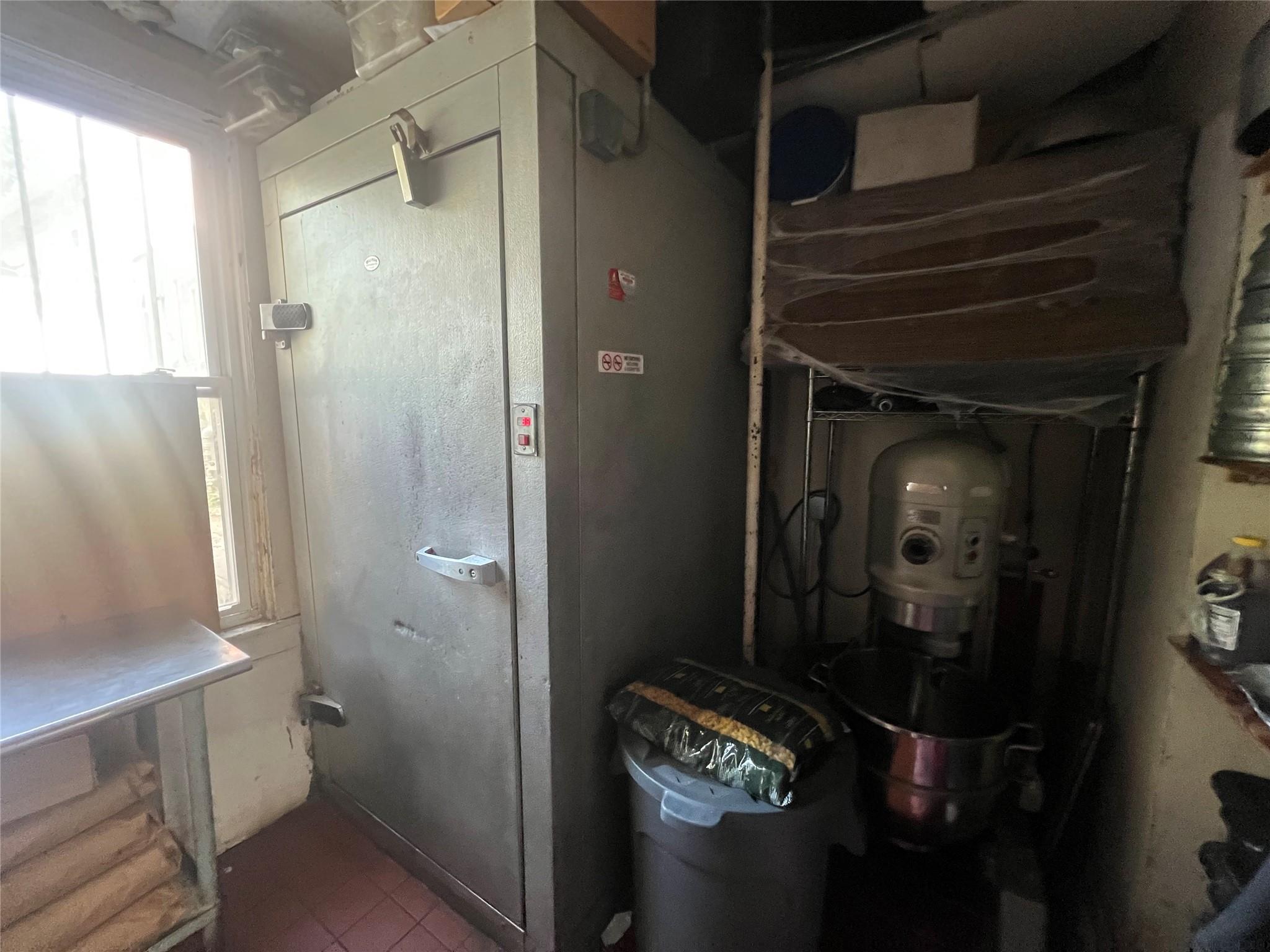 #3 photo, 376 New York Avenue, サフォーク郡 Huntington , NY 11743