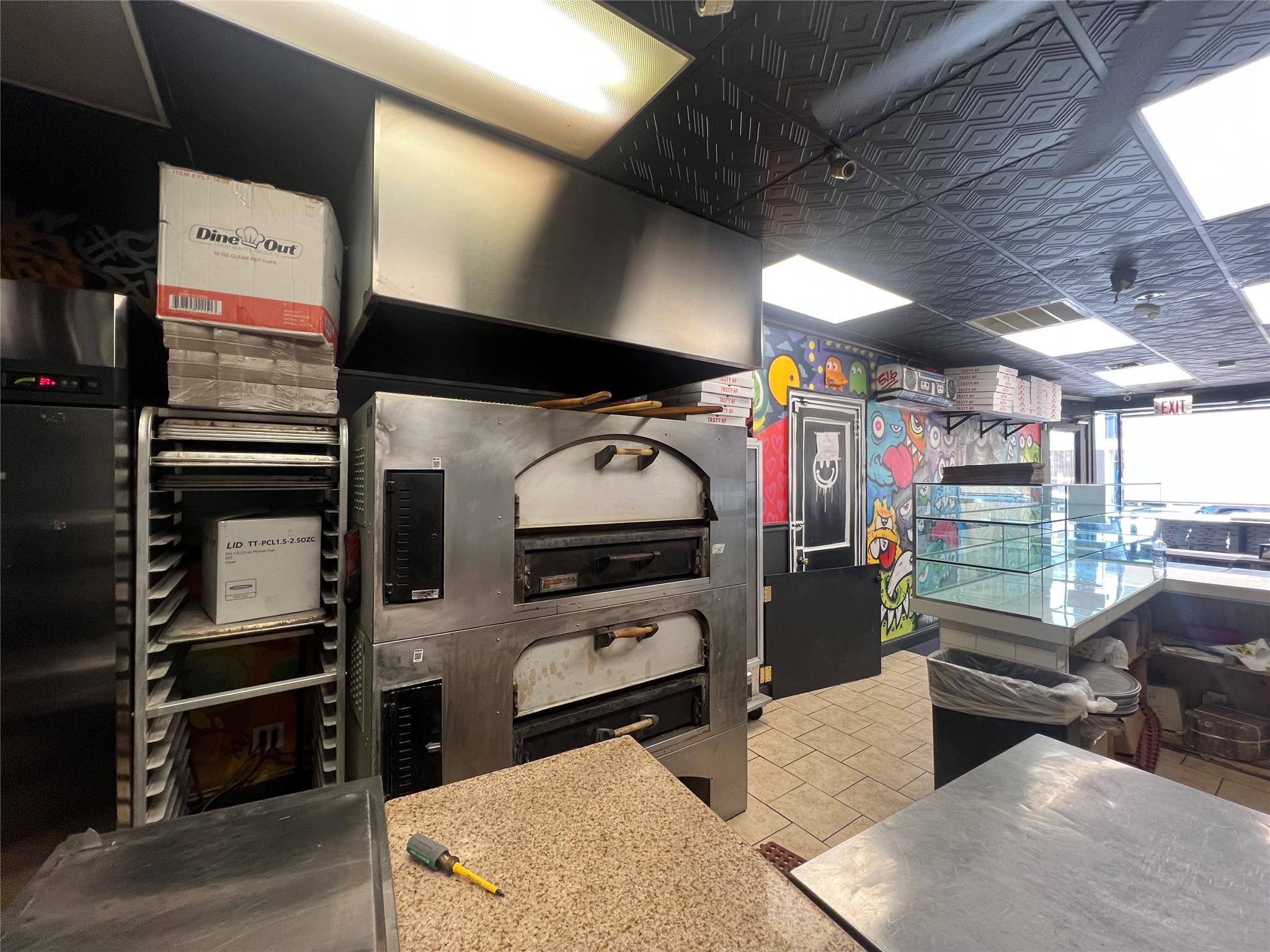 #6 photo, 376 New York Avenue, サフォーク郡 Huntington , NY 11743