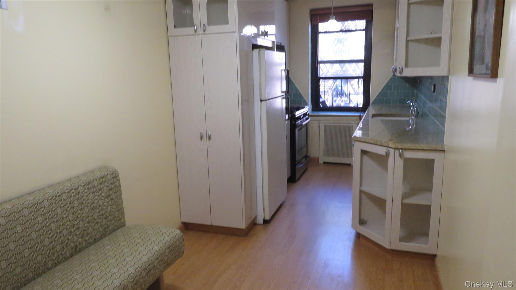 #4 photo, 32-40 91 Street, クイーンズ区 East Elmhurst , NY 11369