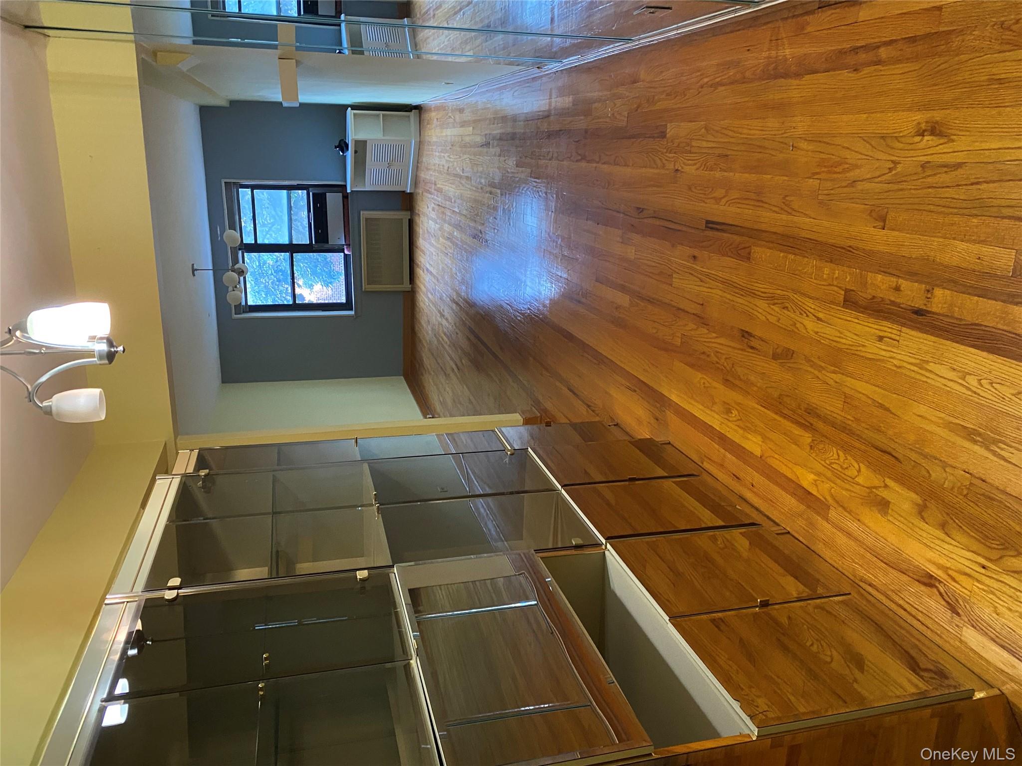 #8 photo, 32-40 91 Street, クイーンズ区 East Elmhurst , NY 11369