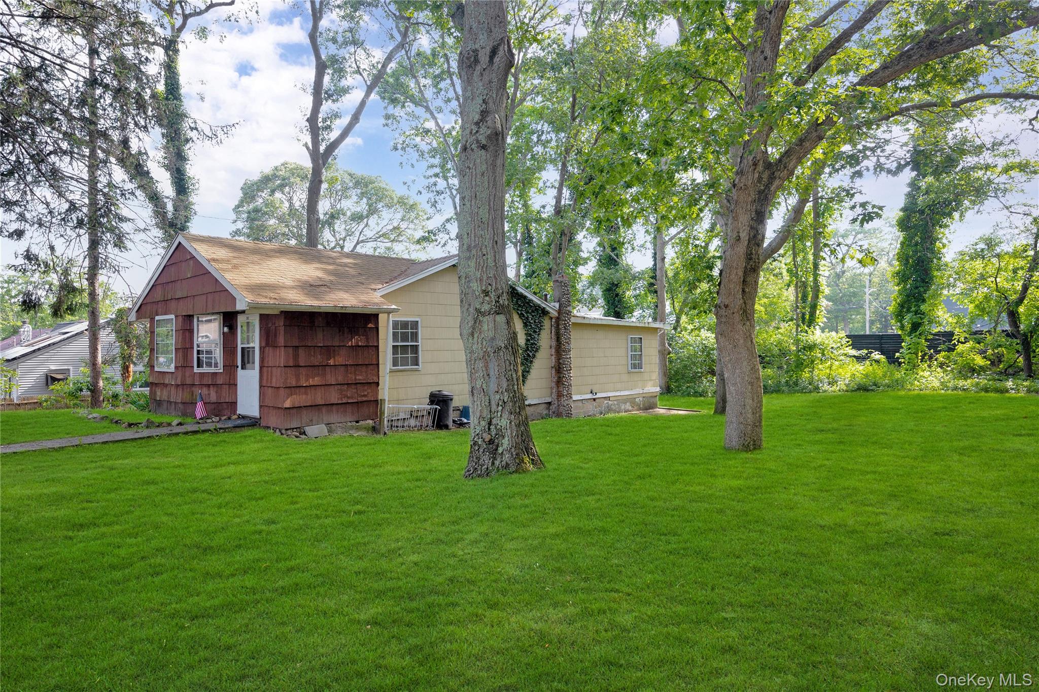 #14 photo, 262 Avenue C, サフォーク郡 Ronkonkoma , NY 11779