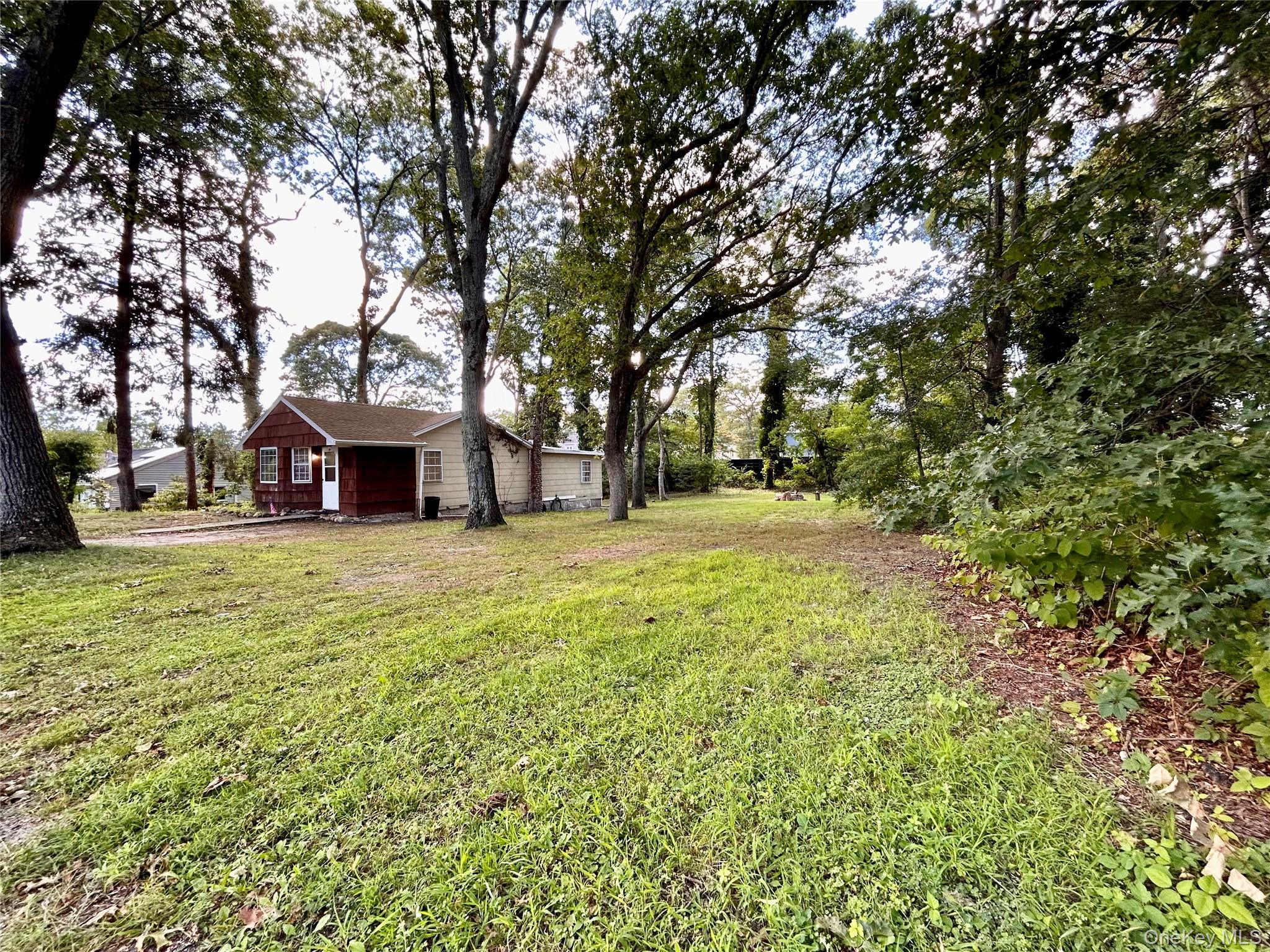 #16 photo, 262 Avenue C, サフォーク郡 Ronkonkoma , NY 11779