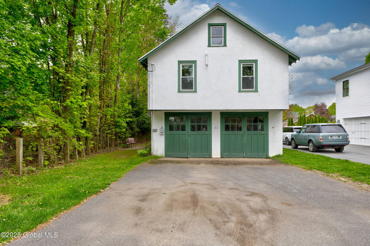 #1 photo, 21 Murphy Lane, Saratoga Springs, Inside , NY 12866