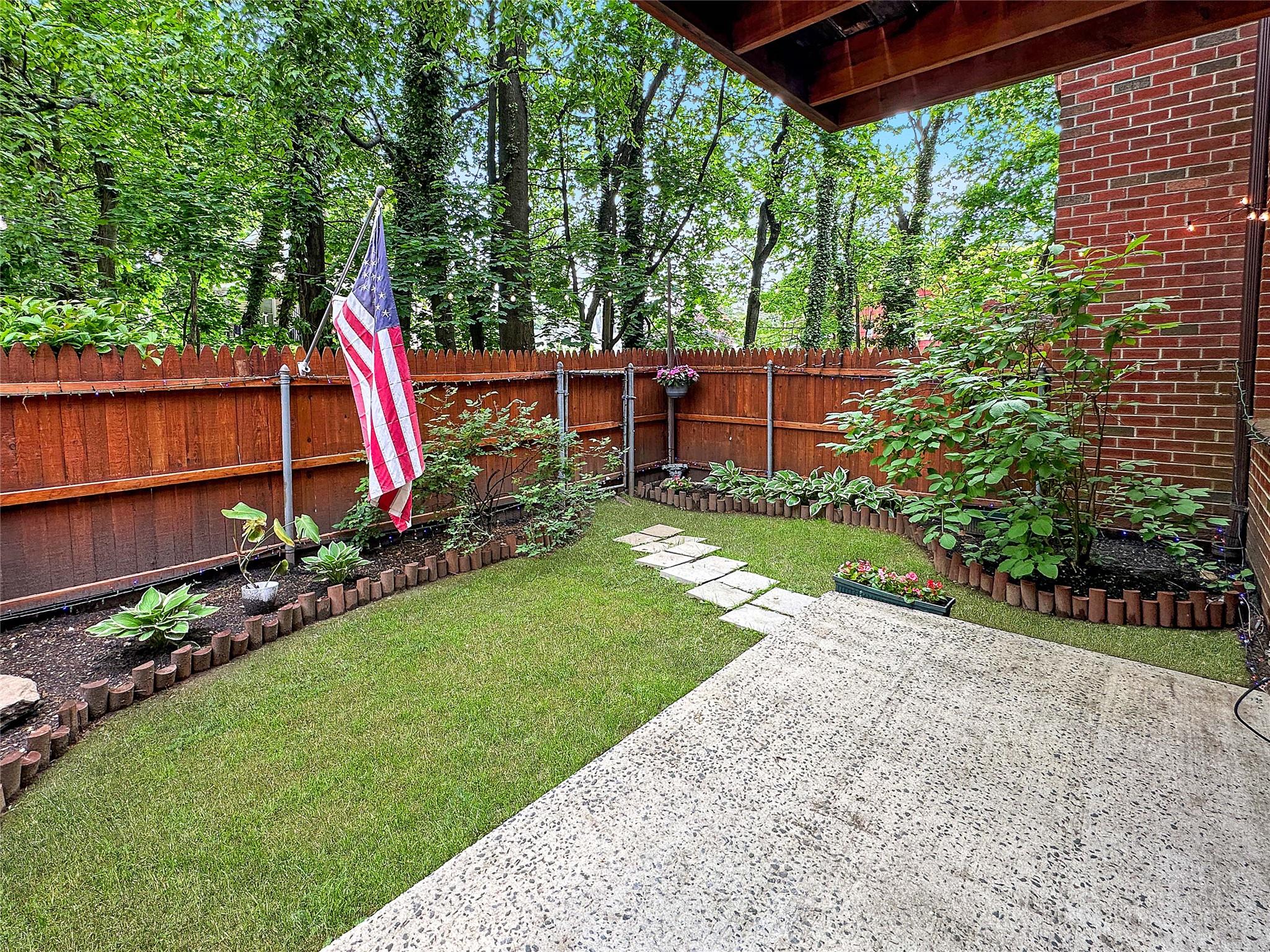 #1 photo, 24 Bronxville Glen Drive, 布朗士 Bronxville , NY 10708