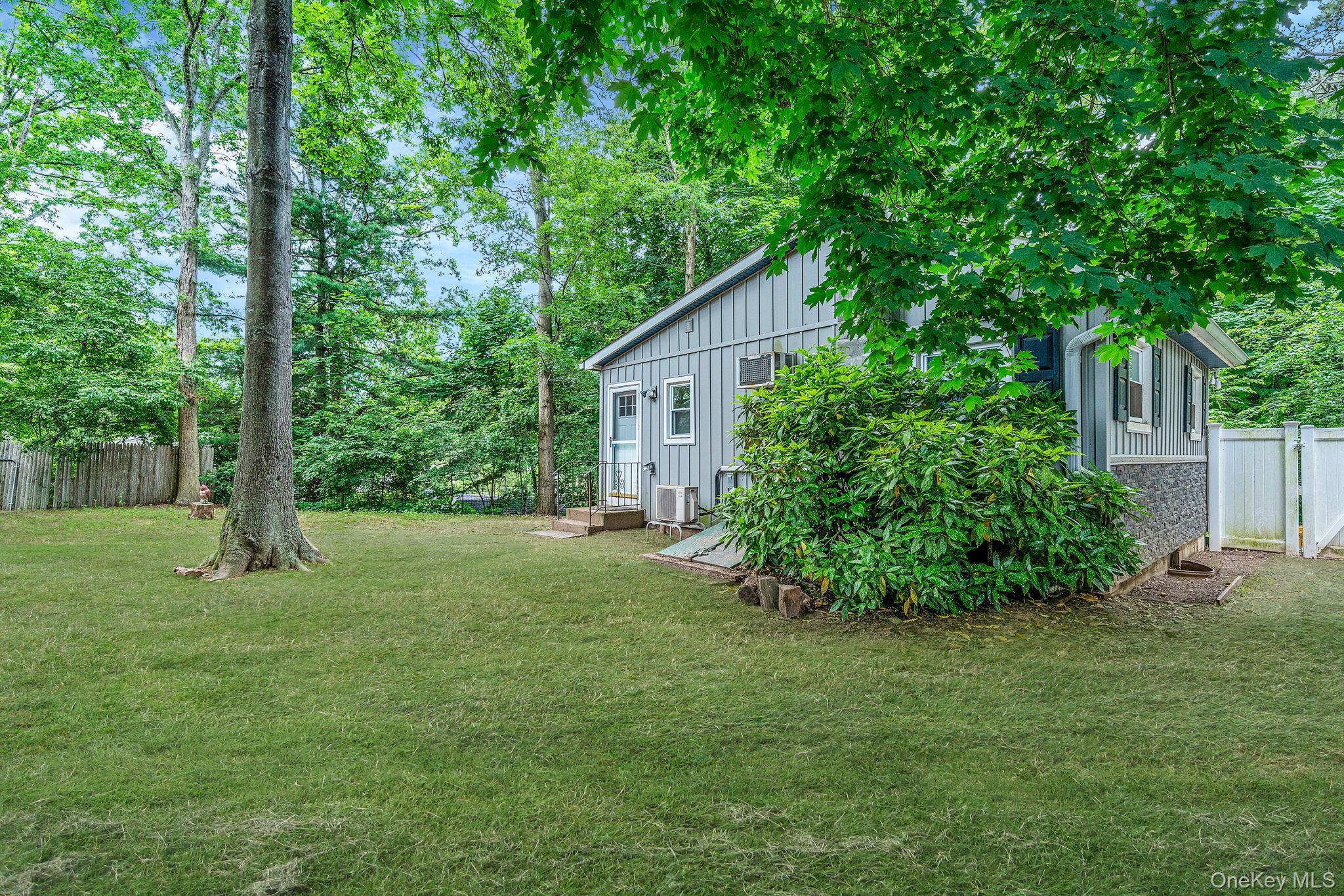 #4 photo, 7 1st Street, サフォーク郡 Nesconset , NY 11767