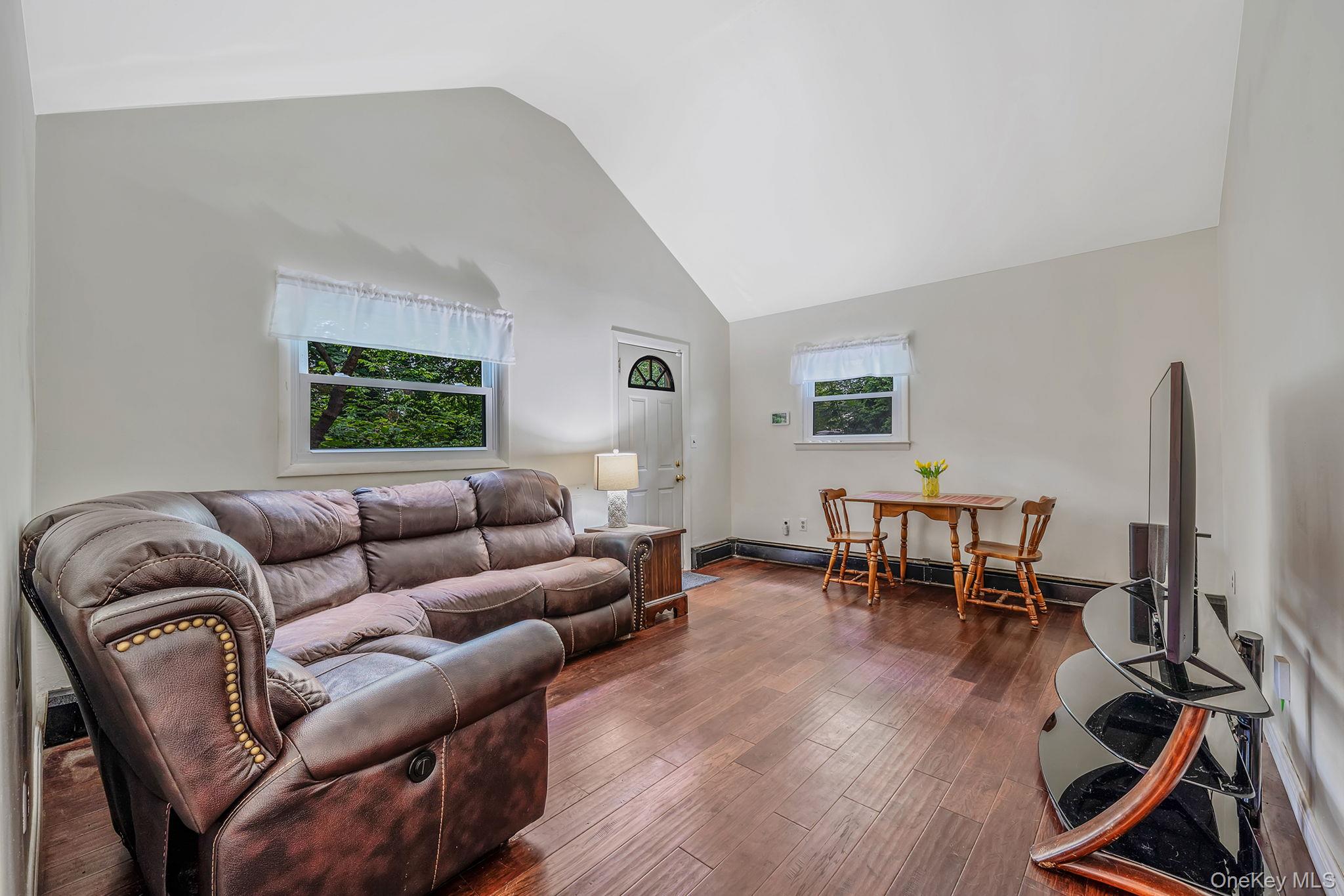 #9 photo, 7 1st Street, サフォーク郡 Nesconset , NY 11767