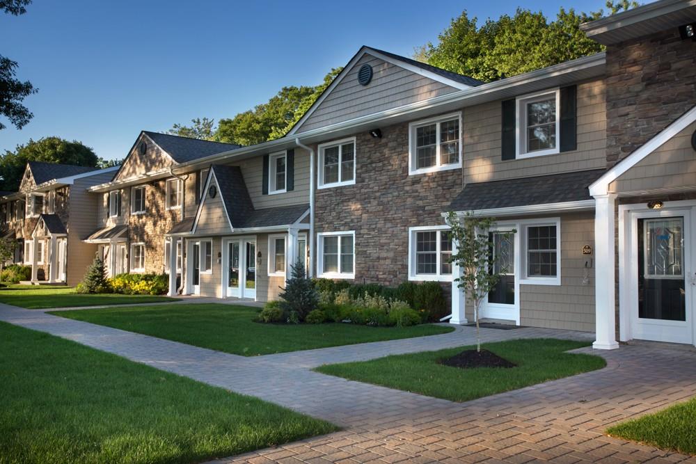 #1 photo, 405 Tudor Lane, 東長島 Middle Island , NY 11953