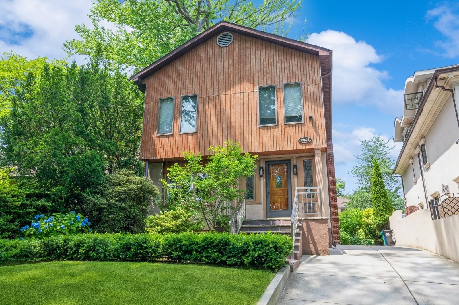 #1 photo, 19615 Como Avenue, Holliswood , NY 11423