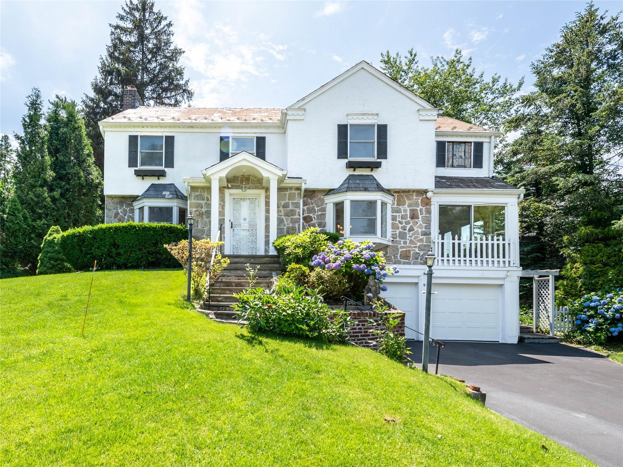 #1 photo, 91 Pickwick Road, ناسو Manhasset , NY 11030