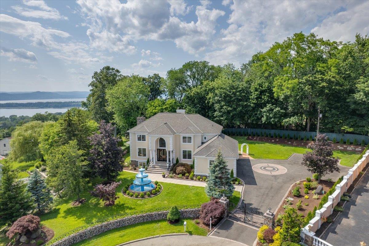 #1 photo, 9 Gualtiere Lane, Ossining , NY 10562