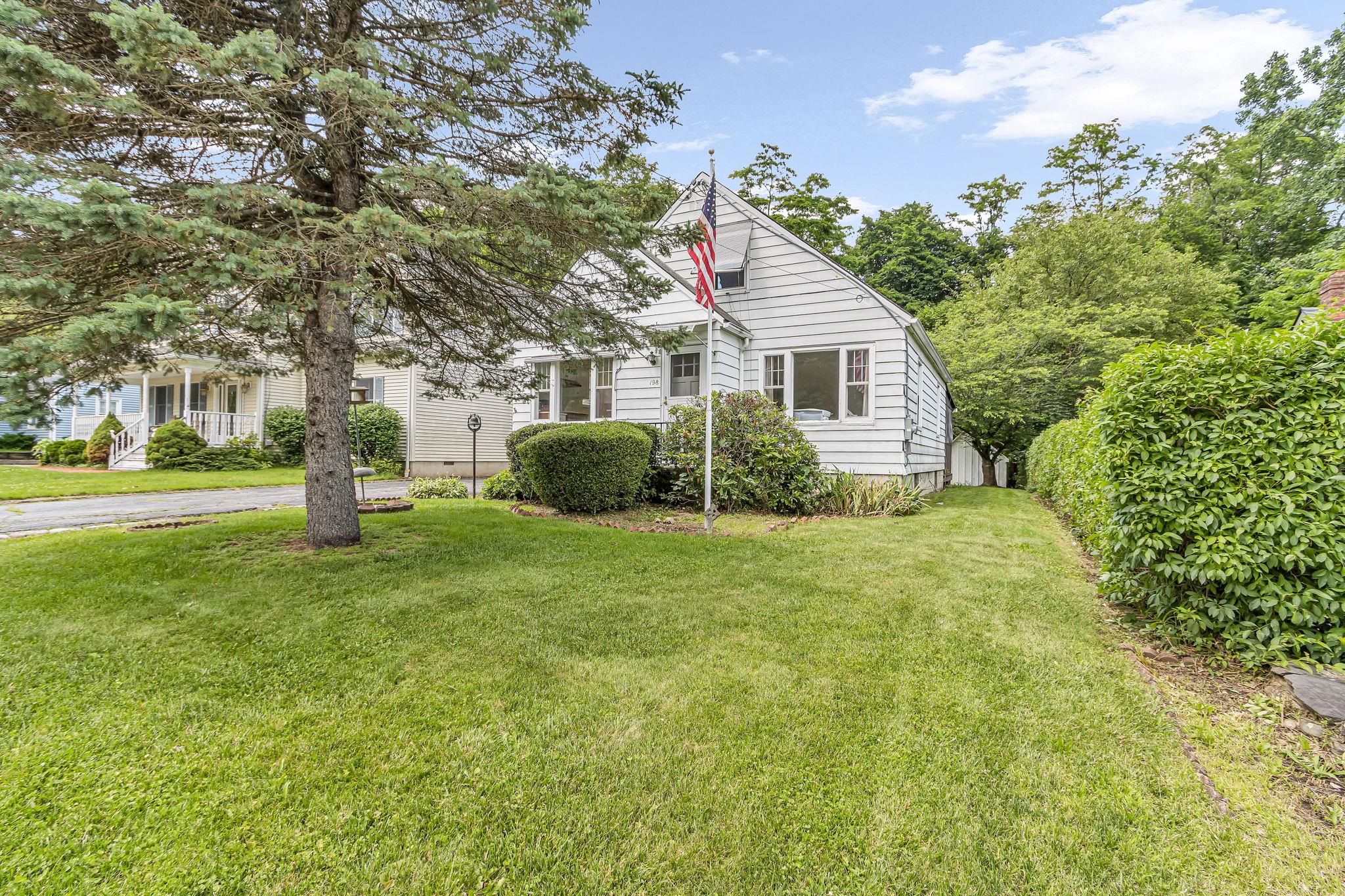 #1 photo, 198 Washington Avenue, Beacon , NY 12508