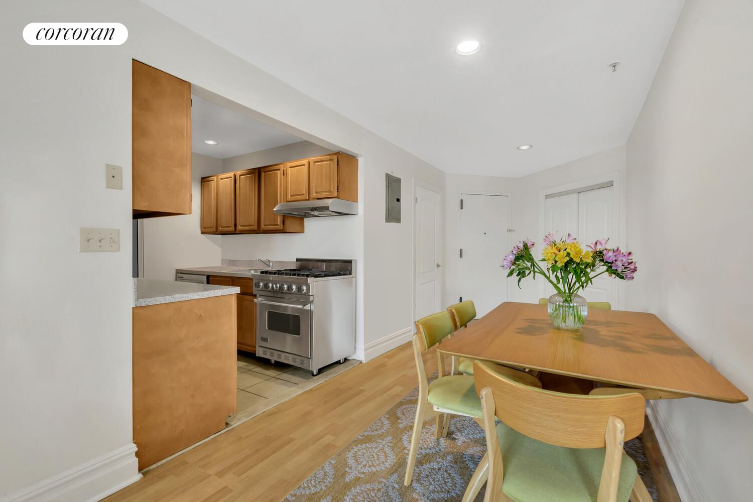 #5 photo, 19-19 24TH Avenue, クイーンズ区 Ditmars Steinway , NY 11102