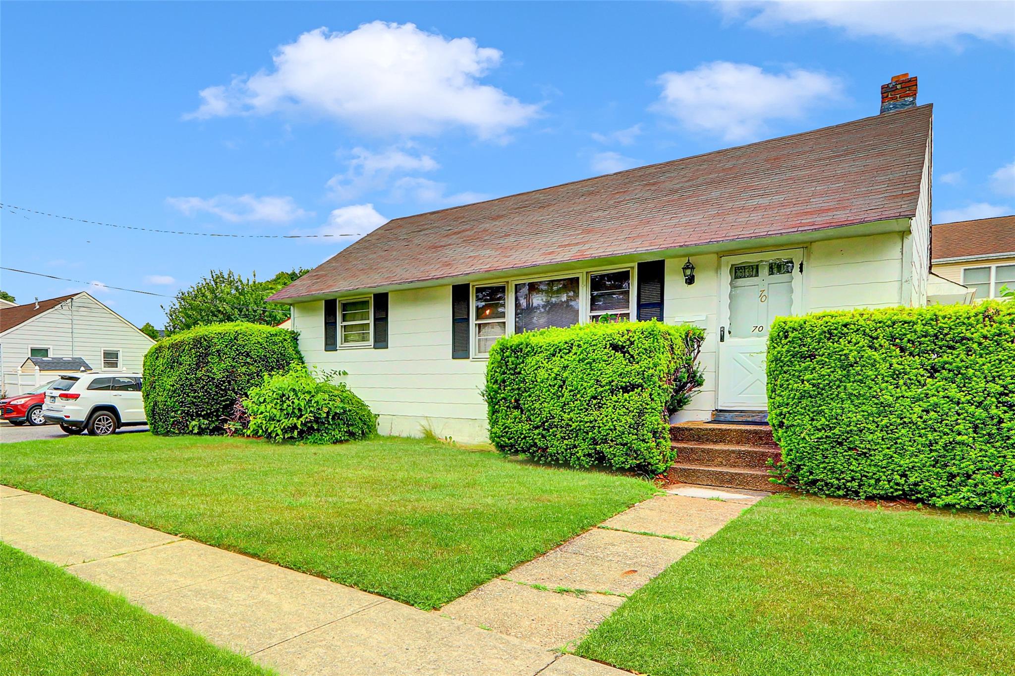 #2 photo, 70 Nevada Street, ナッソー郡 Hicksville , NY 11801