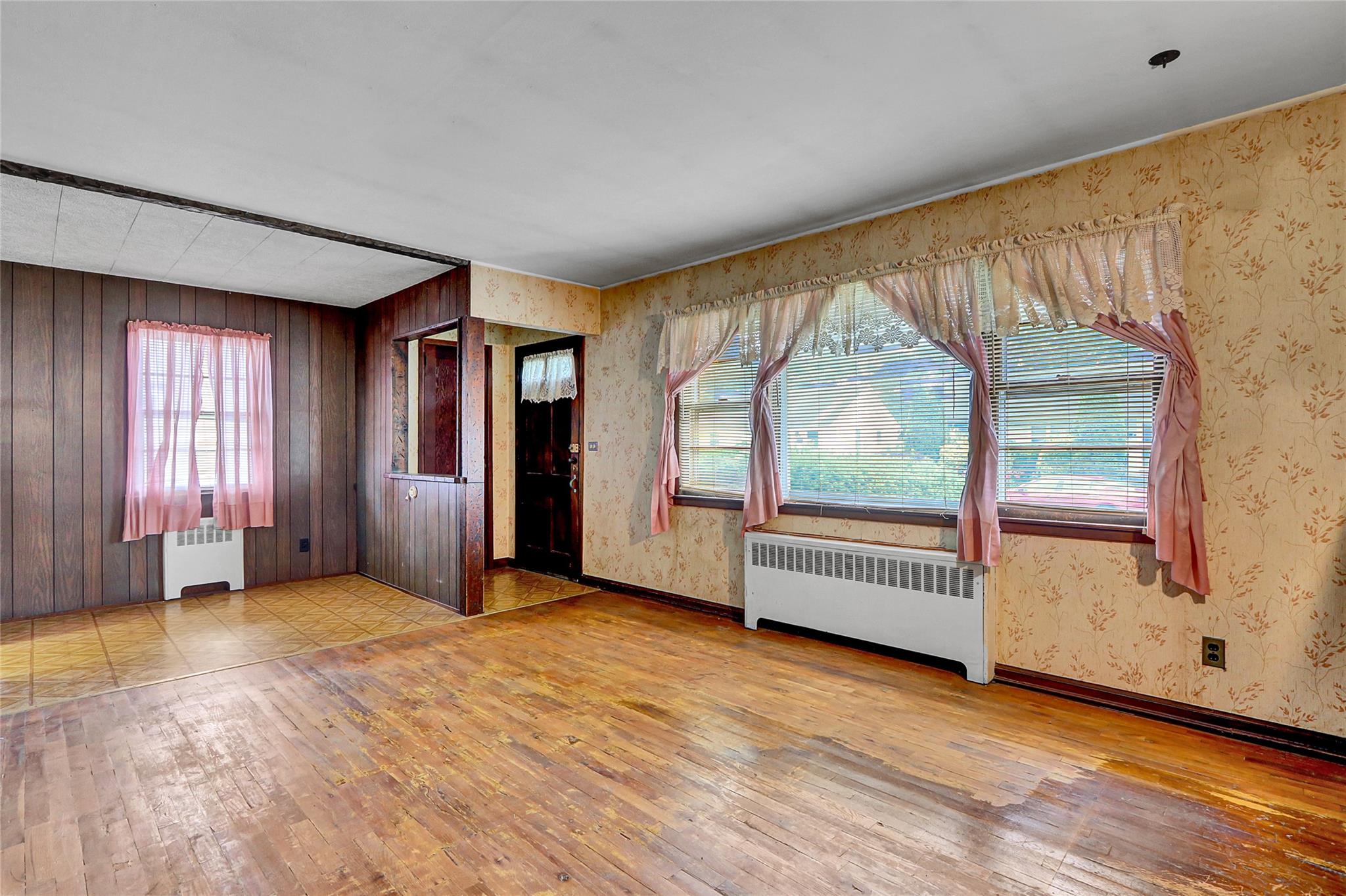 #3 photo, 70 Nevada Street, ナッソー郡 Hicksville , NY 11801