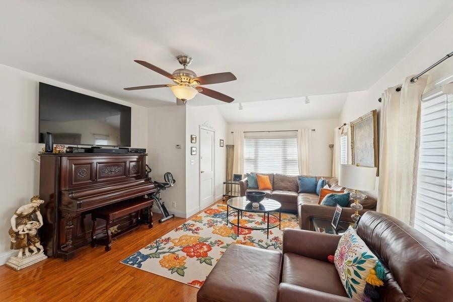 #5 photo, 3211 204th Street, كوينز Bayside , NY 11361