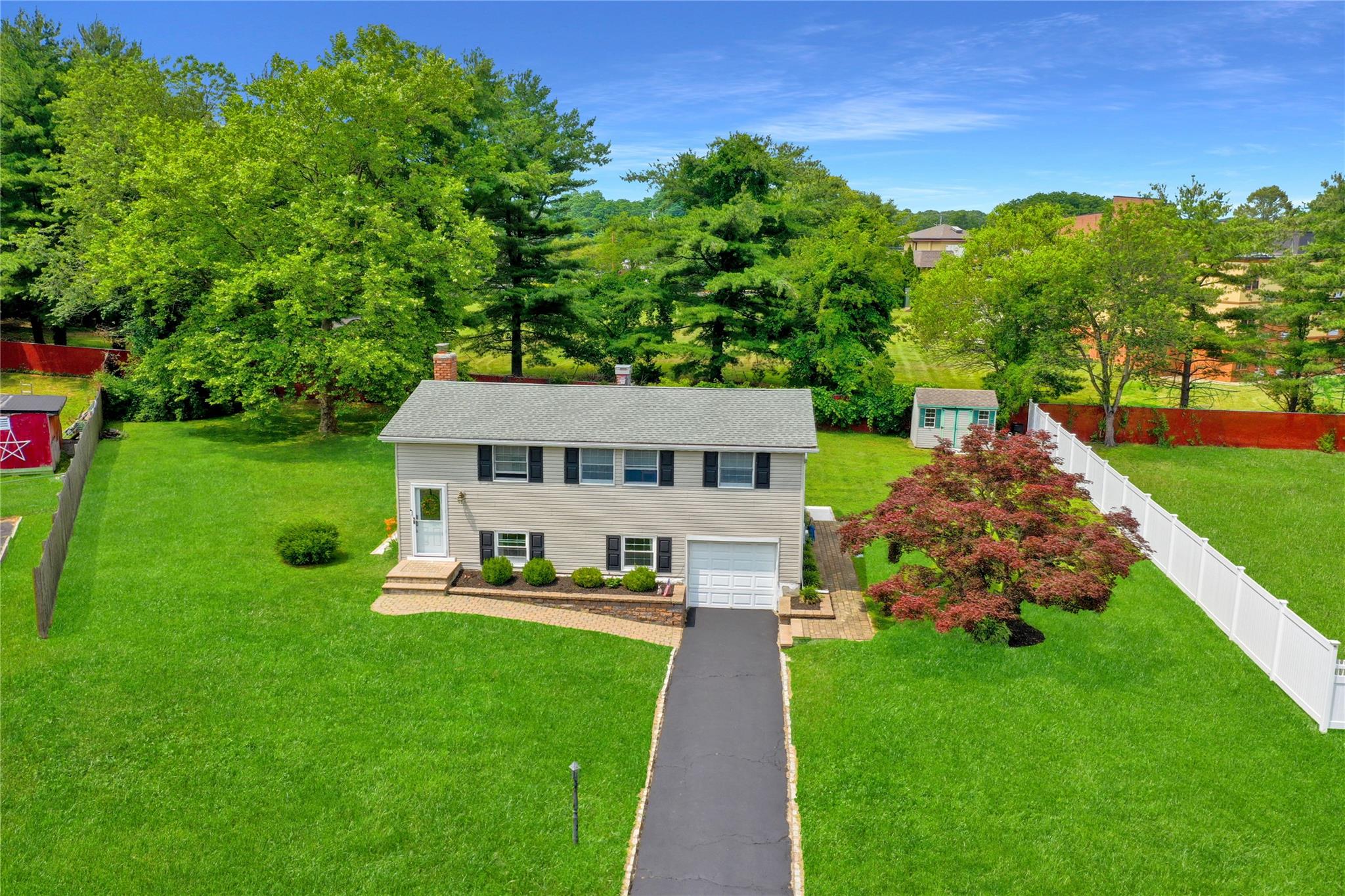 #1 photo, 9 Arrowhead Court, سوفولك South Setauket , NY 11720