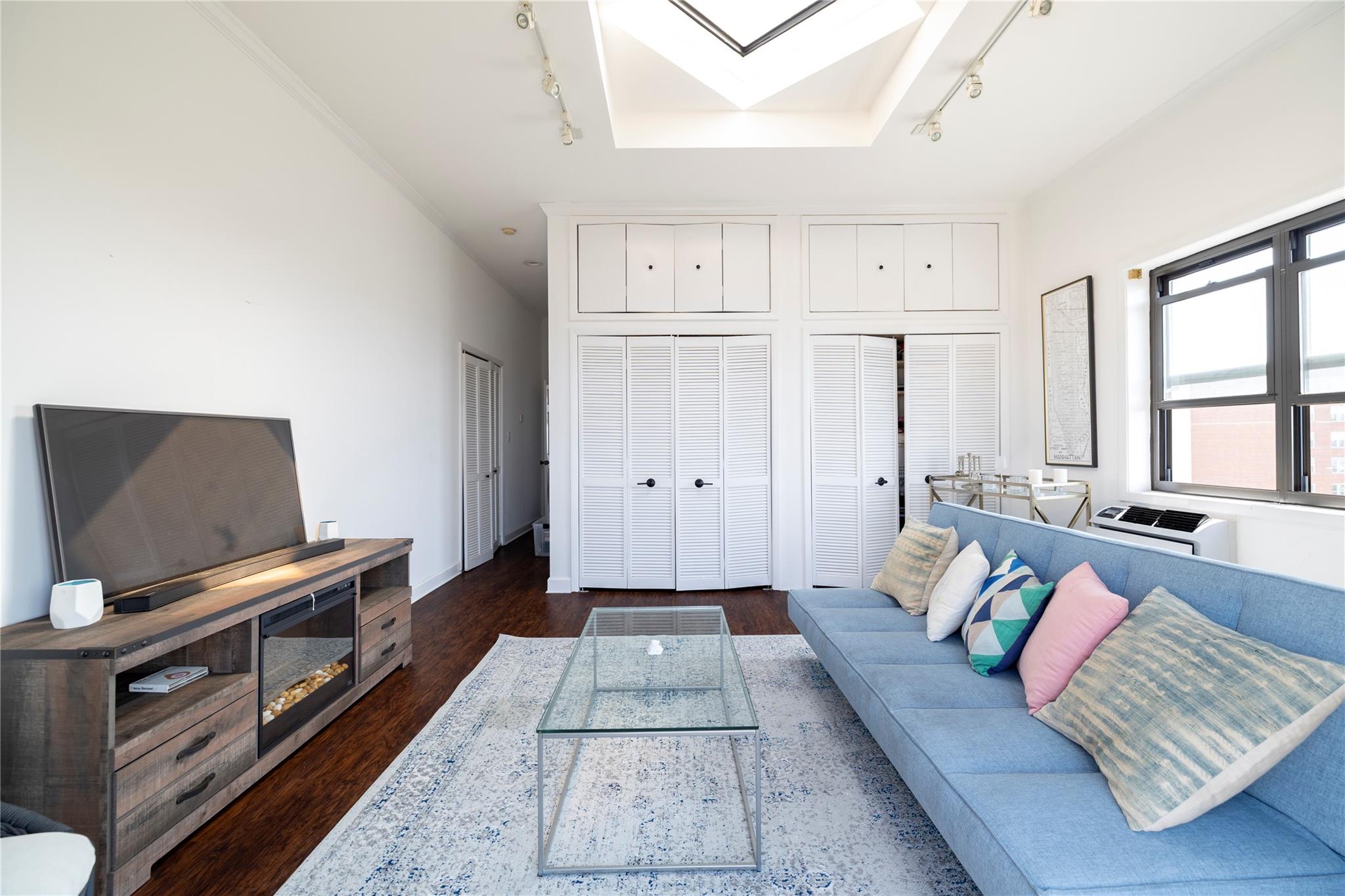 #16 photo, 529 W Broadway, ナッソー郡 Long Beach , NY 11561