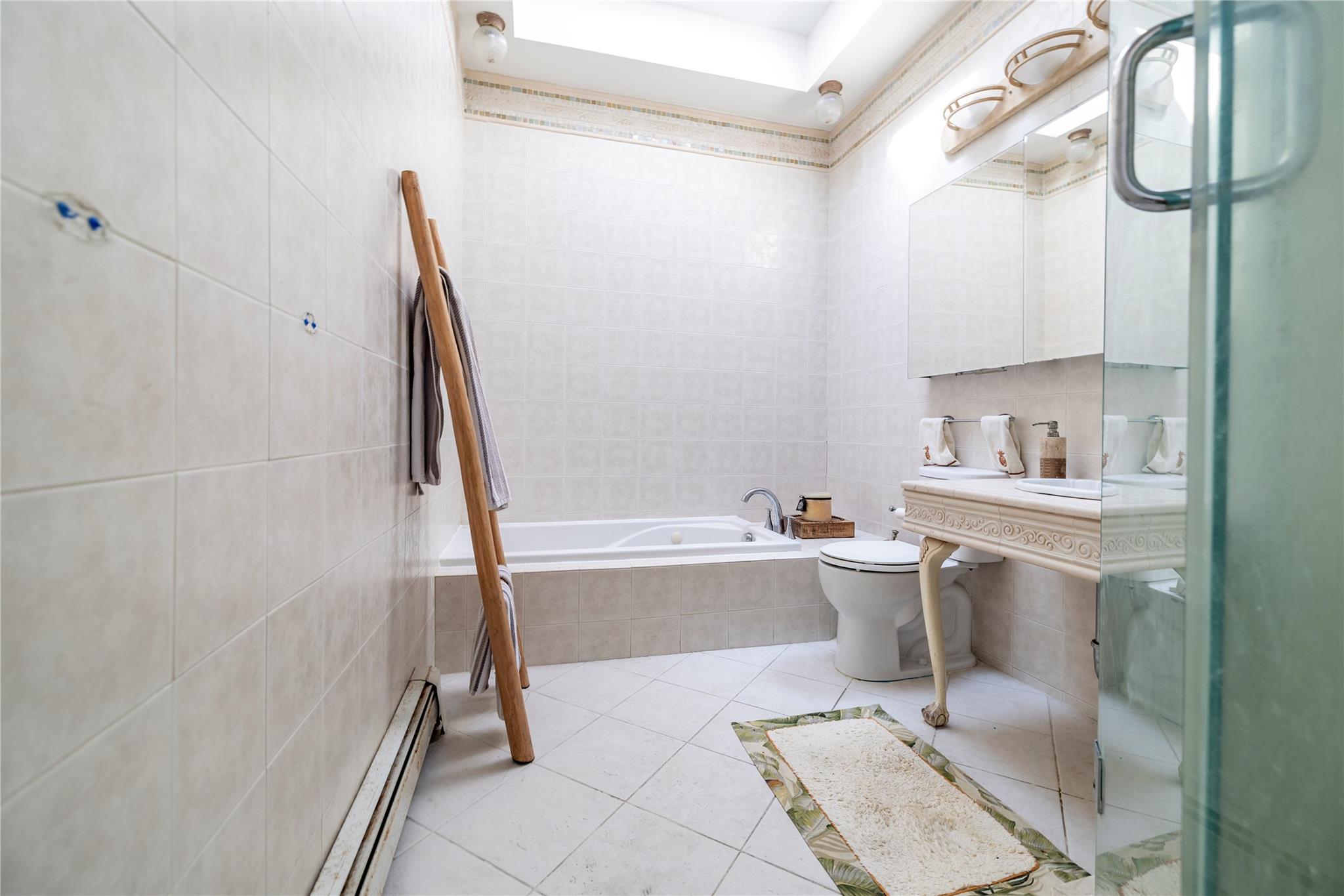 #19 photo, 529 W Broadway, ナッソー郡 Long Beach , NY 11561