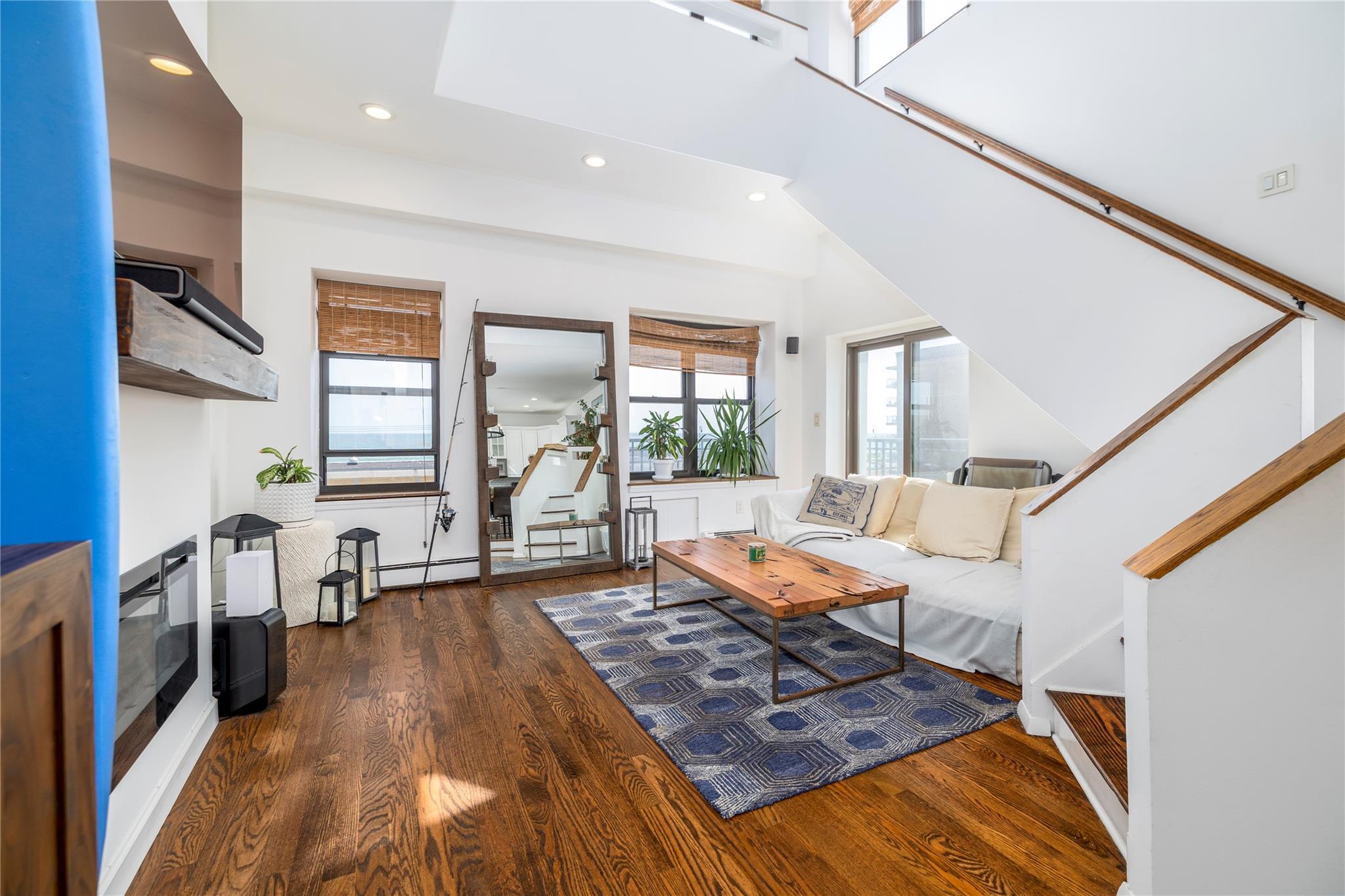 #4 photo, 529 W Broadway, ナッソー郡 Long Beach , NY 11561