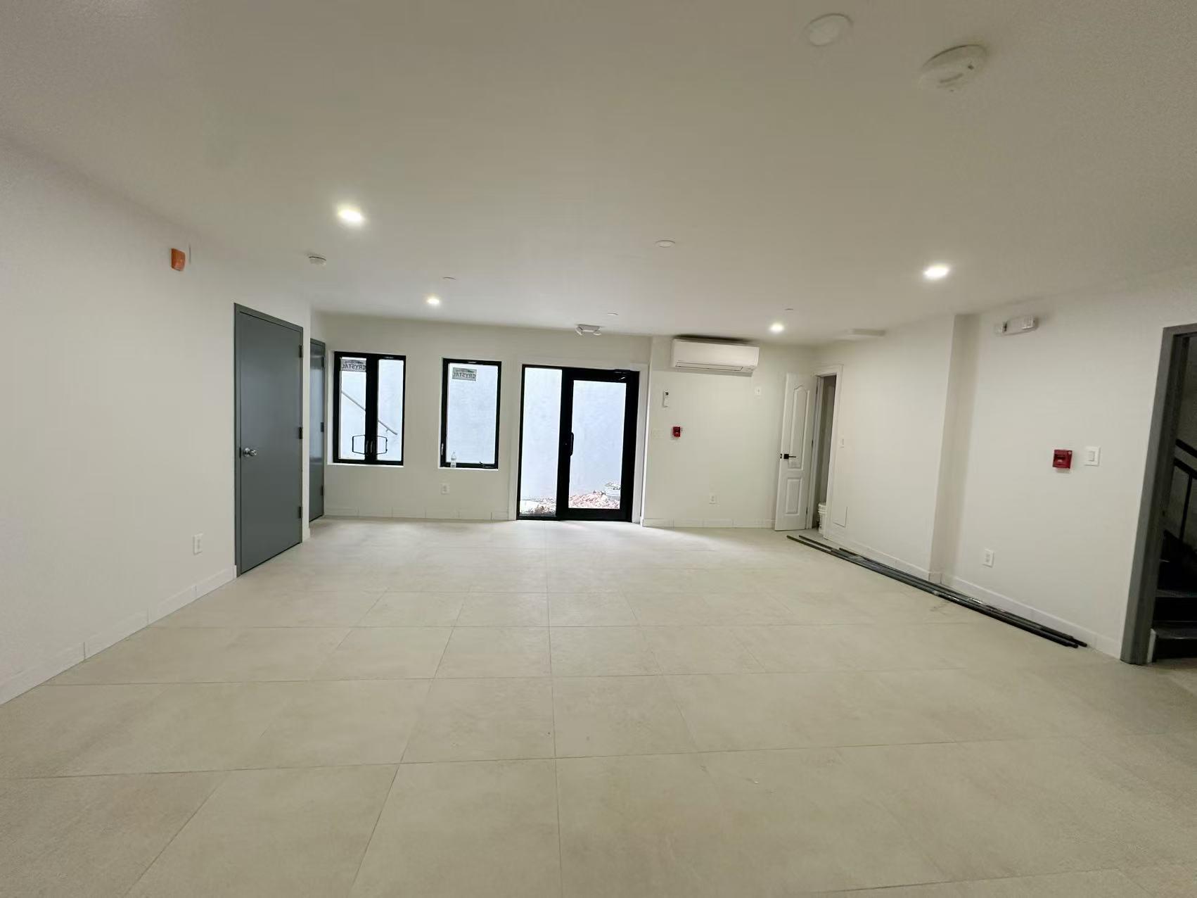 #17 photo, 33-03 213th Street, クイーンズ区 Bayside , NY 11361