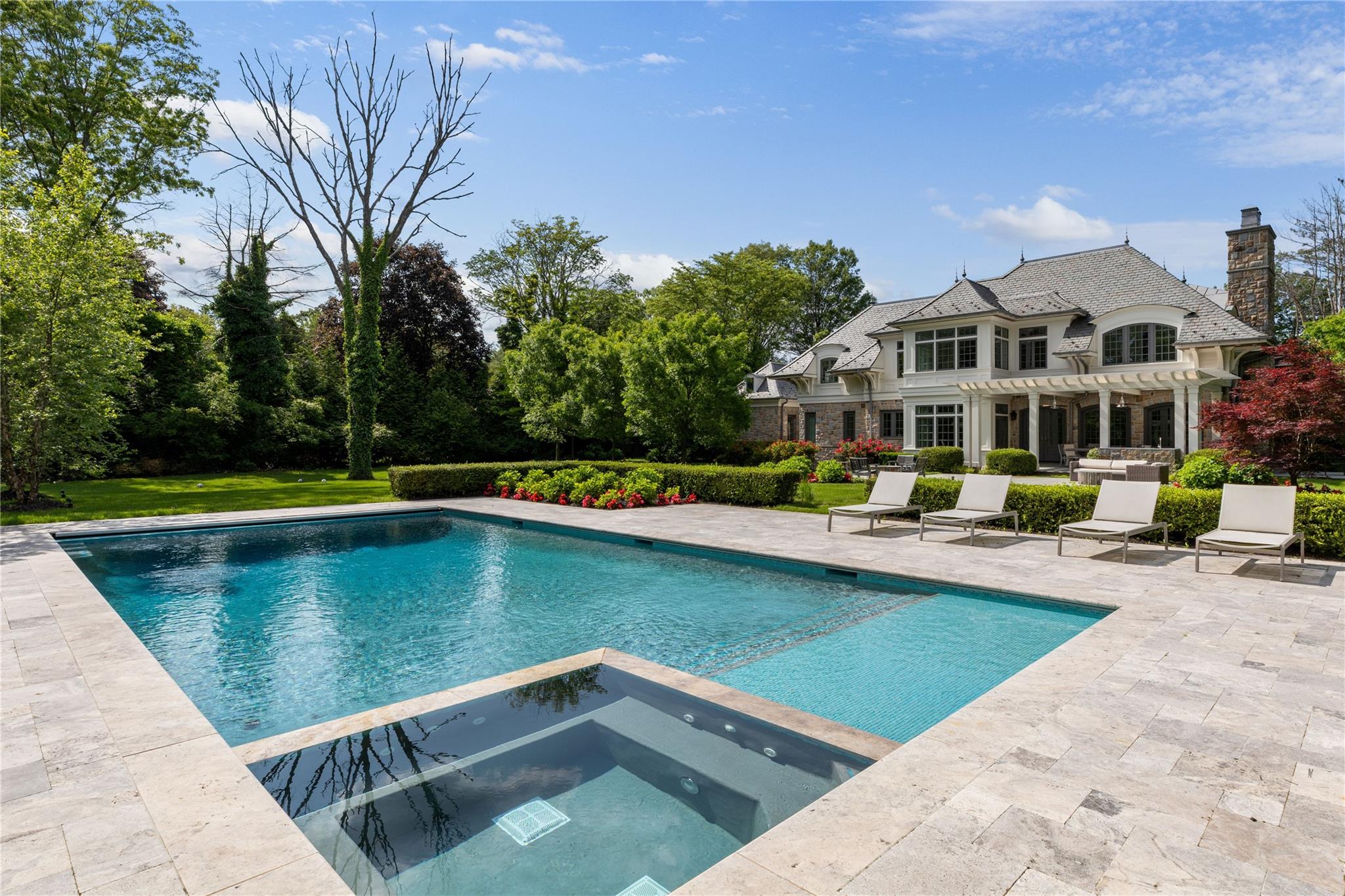 #1 photo, 22 Terrace Court, ناسو Old Westbury , NY 11568