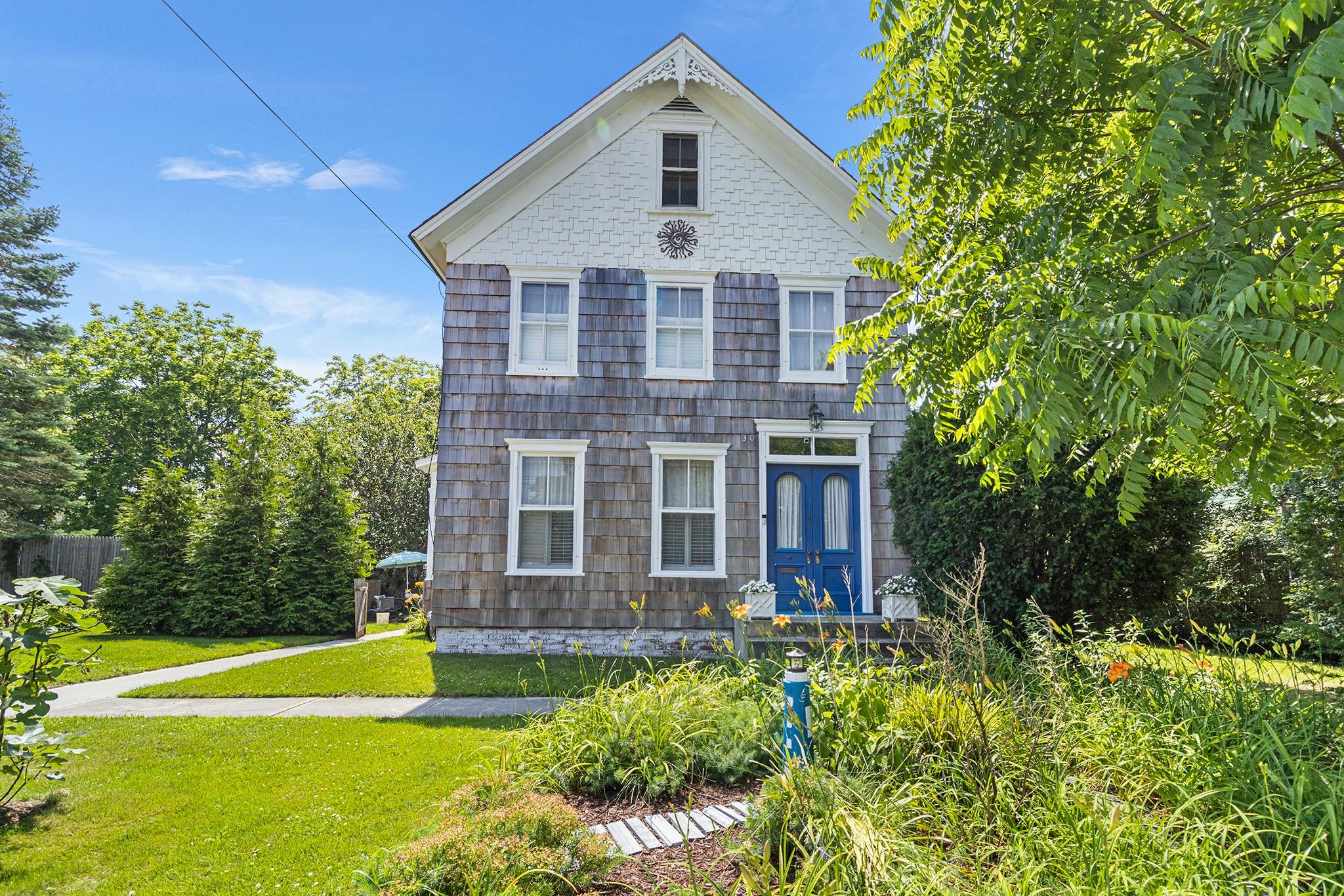 #1 photo, 30 Railroad Avenue, 東長島 Center Moriches , NY 11934