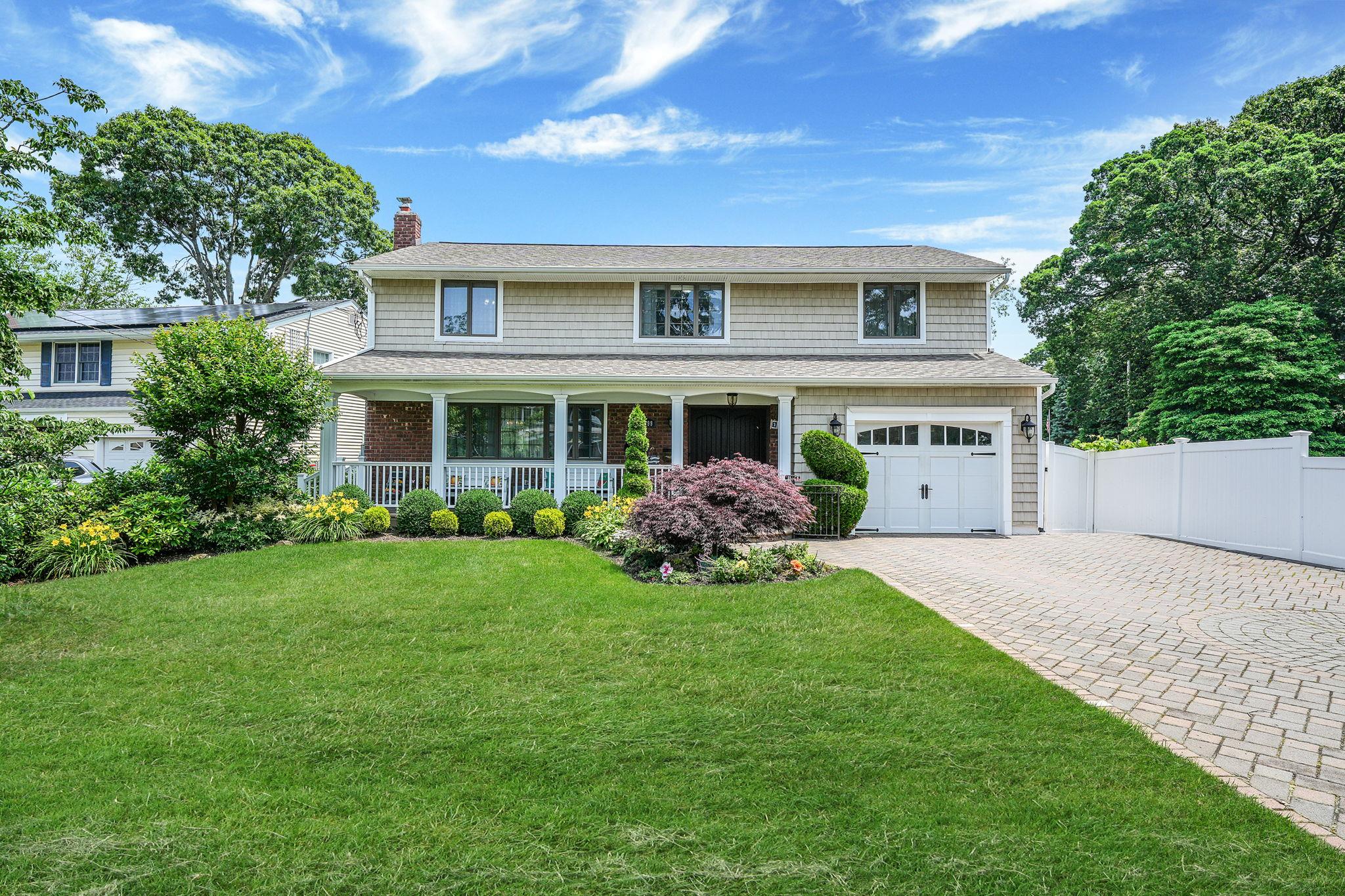 #1 photo, 1399 Rhode Avenue, ناسو Merrick , NY 11566