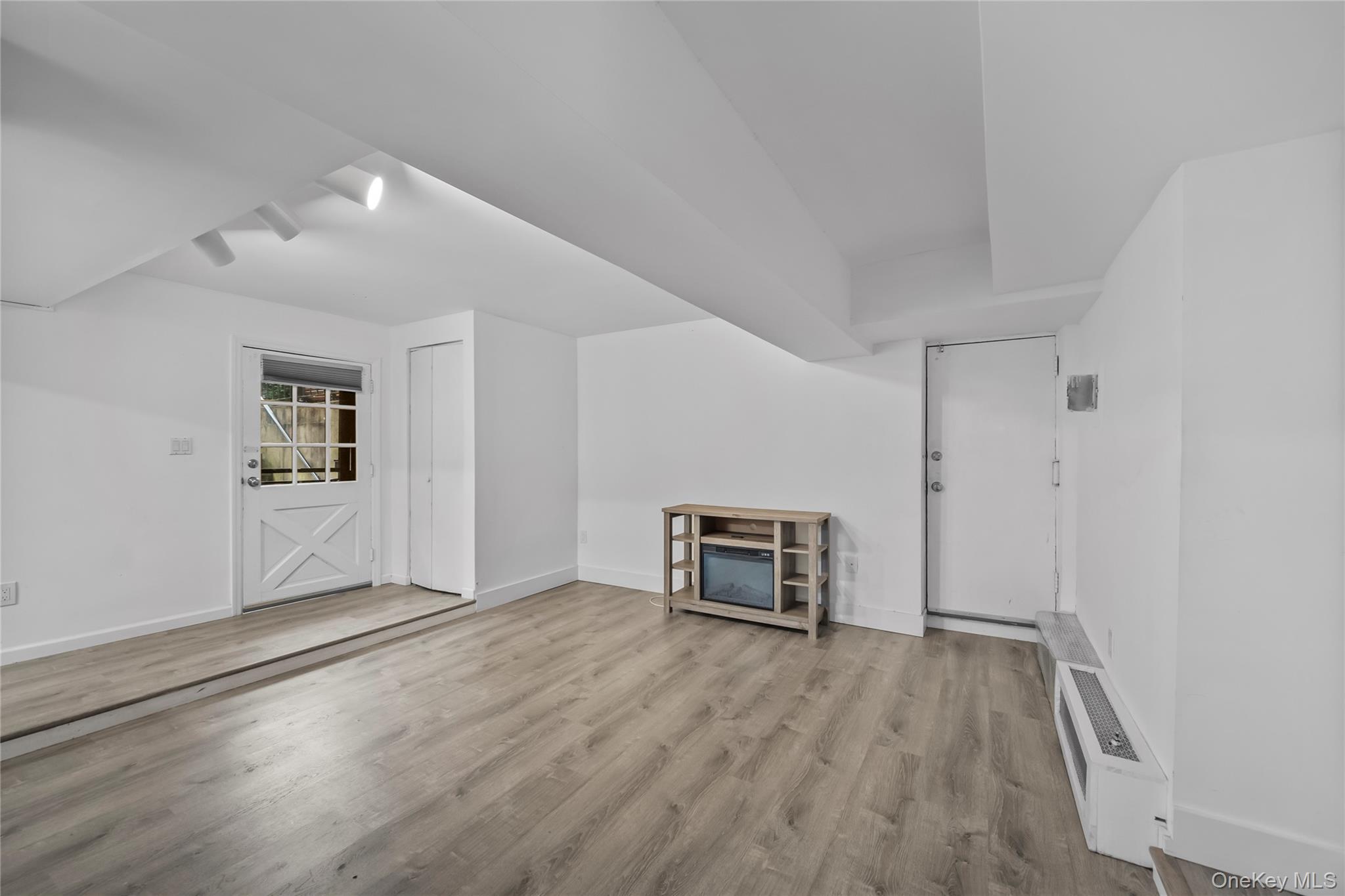 #11 photo, 1440 Boston Post, 紐約州 Larchmont , NY 10543