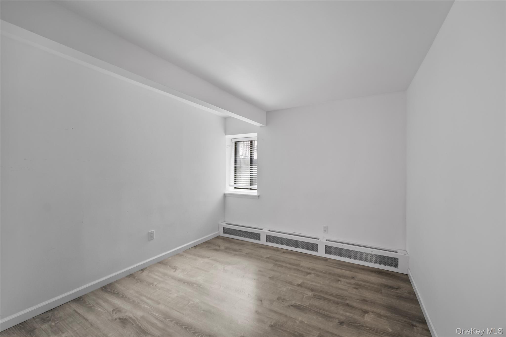 #13 photo, 1440 Boston Post, 紐約州 Larchmont , NY 10543