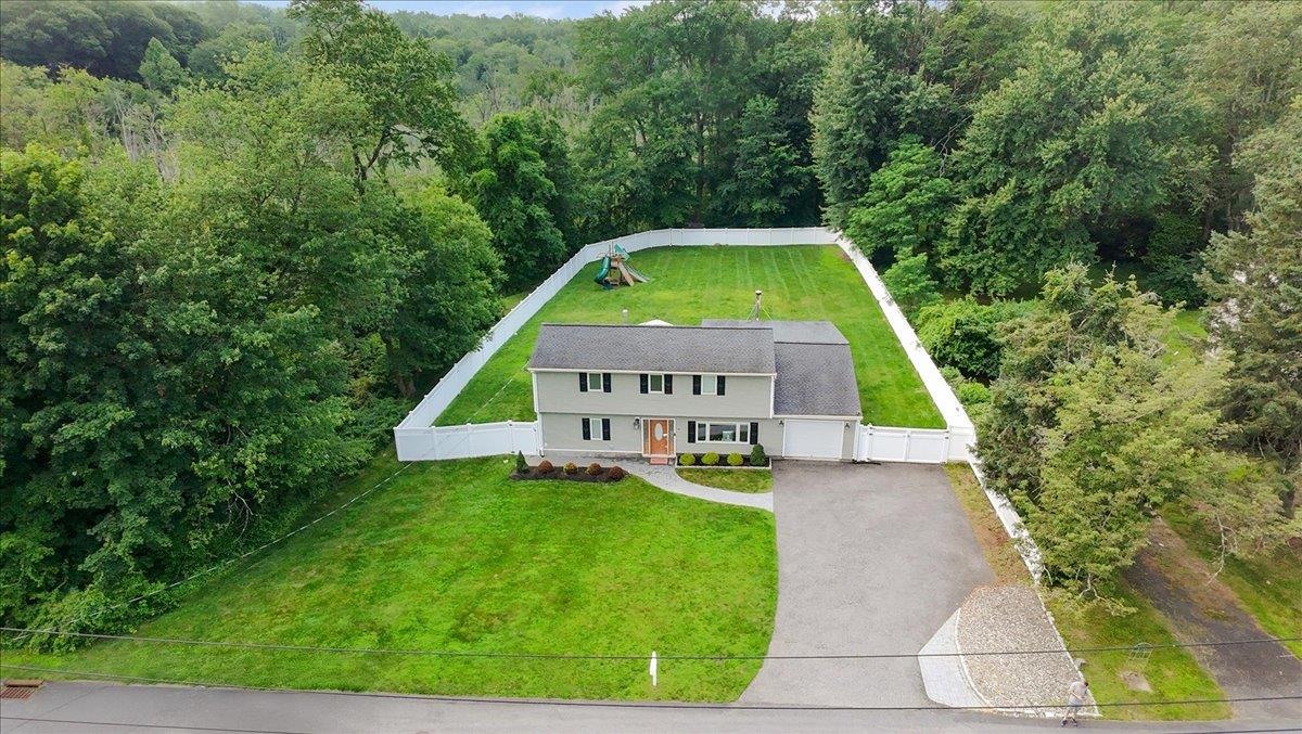#1 photo, 751 Oakside Road, Yorktown Heights , NY 10598