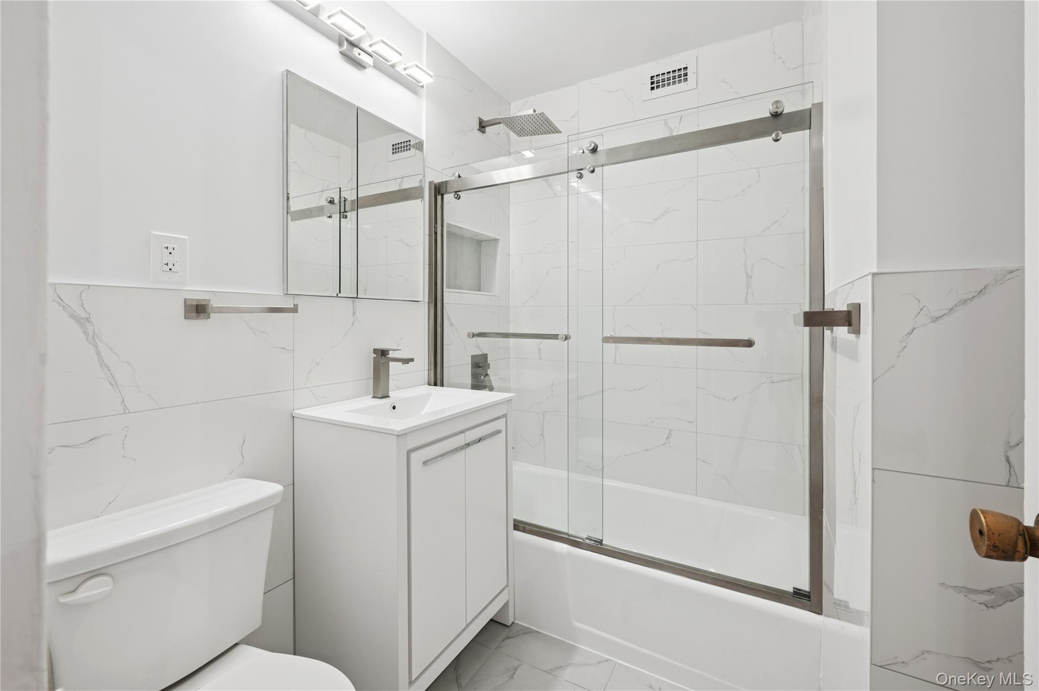 #12 photo, 2500 Johnson Avenue, ブロンクス区 Bronx , NY 10463