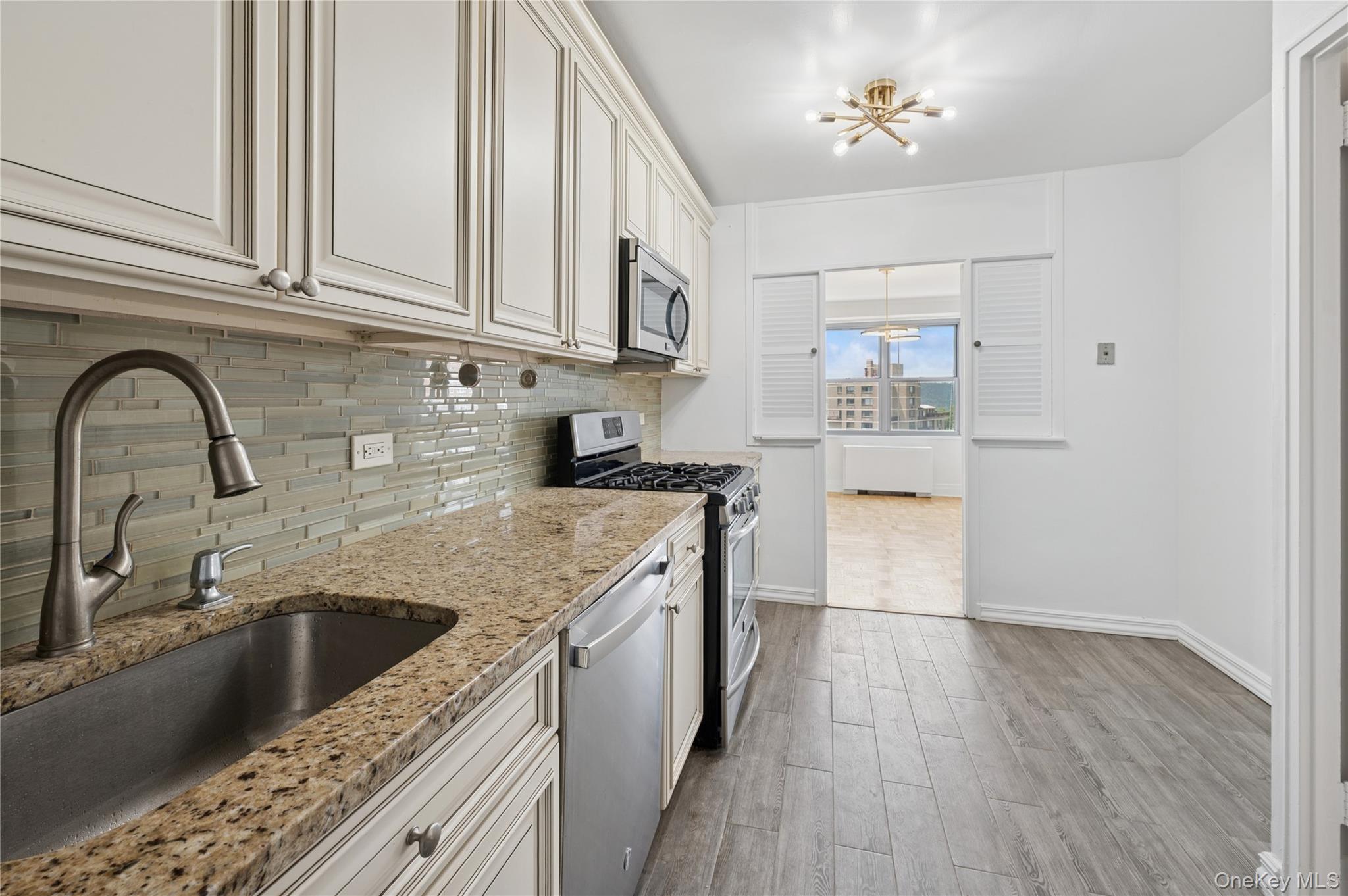 #8 photo, 2500 Johnson Avenue, ブロンクス区 Bronx , NY 10463