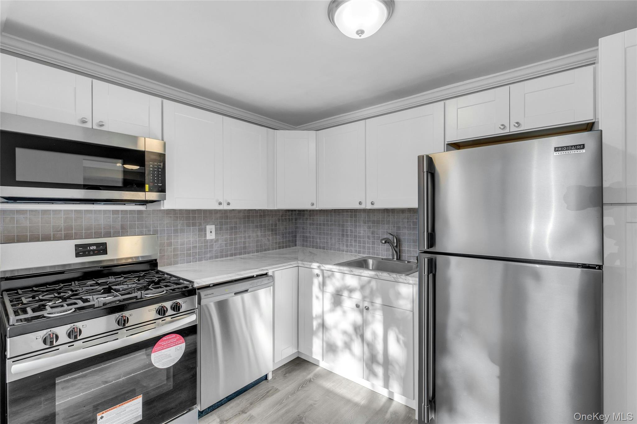 #12 photo, 35 Newbrook, サフォーク郡 Bay Shore , NY 11706