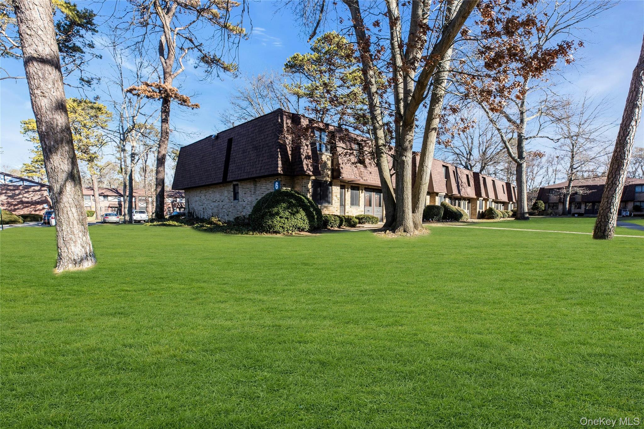 #2 photo, 35 Newbrook, サフォーク郡 Bay Shore , NY 11706