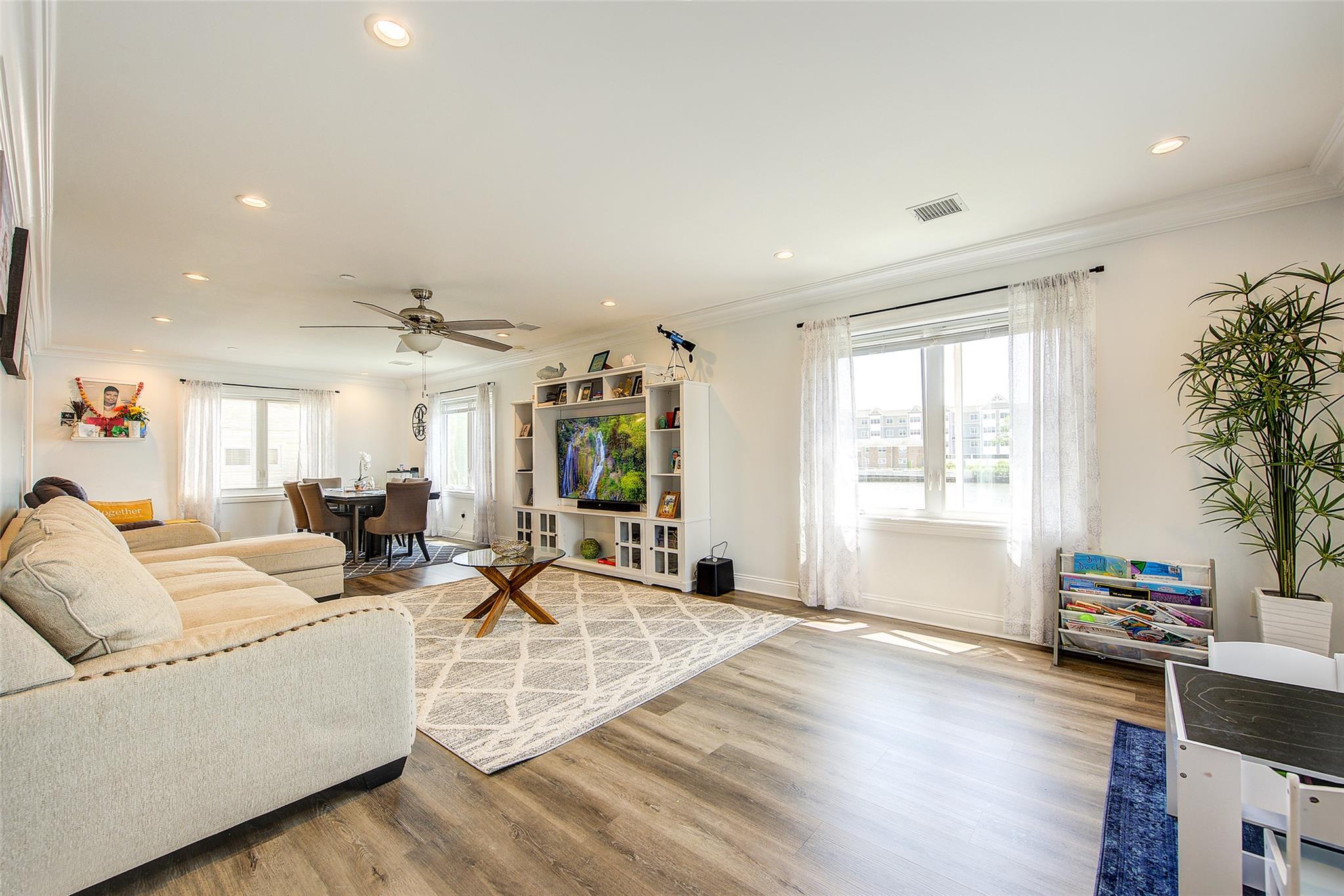 #19 photo, 615 Pearl Street, ナッソー郡 Oceanside , NY 11572