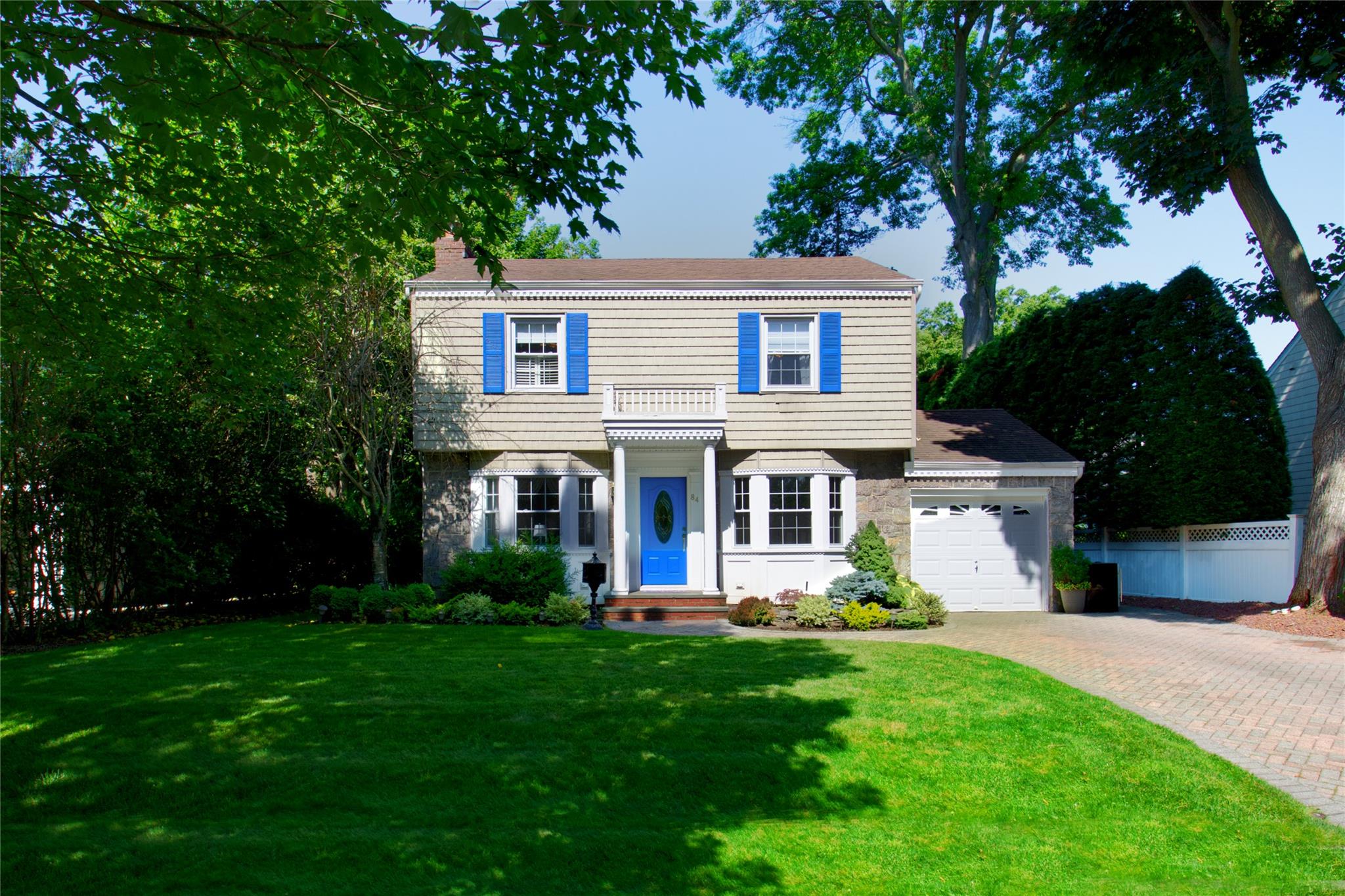 #1 photo, 84 Monroe Street, Garden City , NY 11530