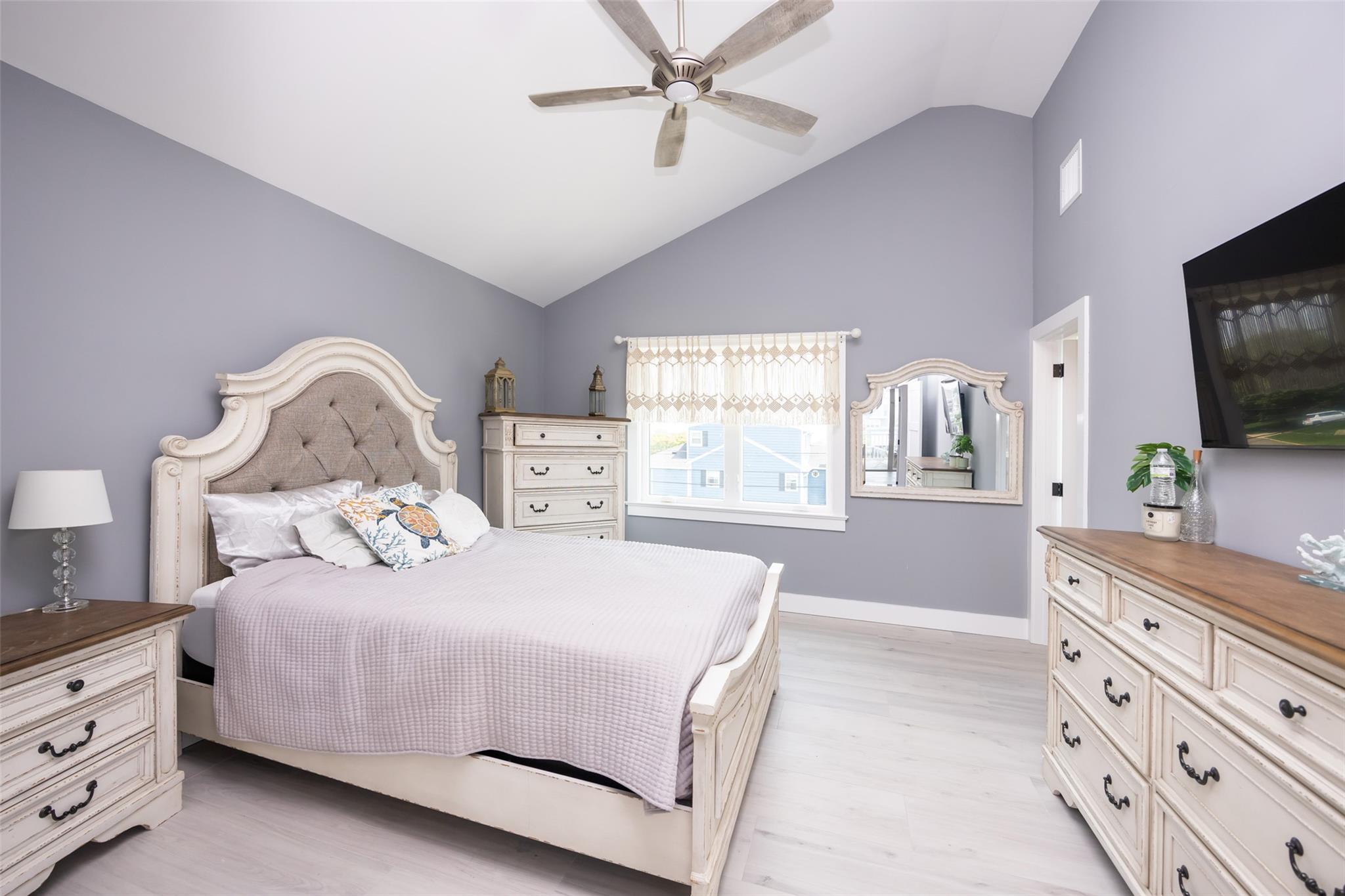 #13 photo, 390 E Shore Road, サフォーク郡 Lindenhurst , NY 11757