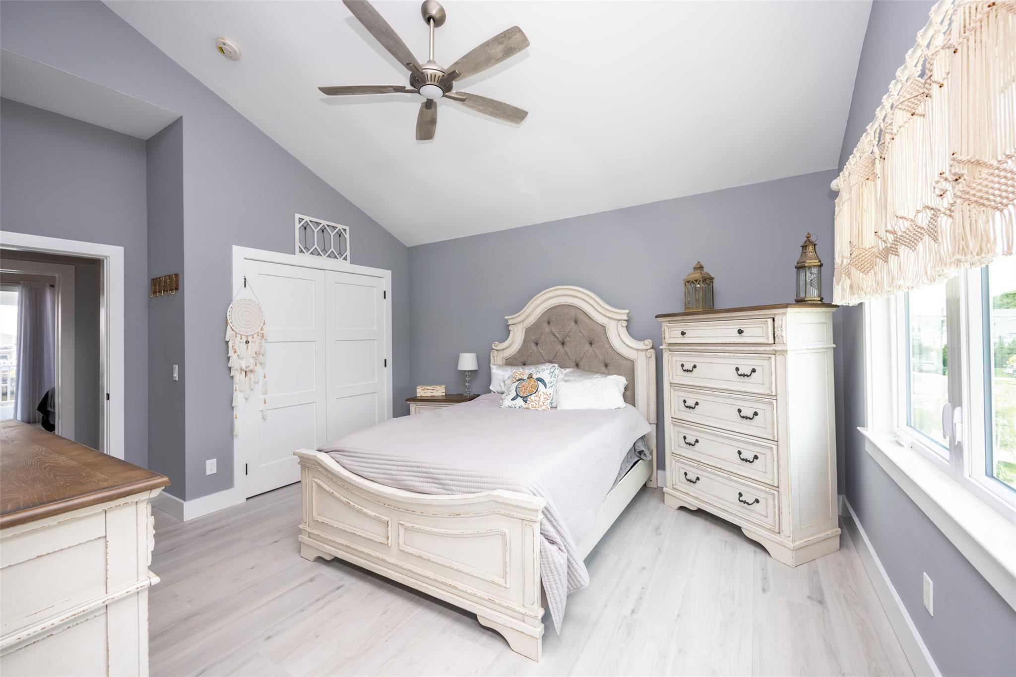 #14 photo, 390 E Shore Road, サフォーク郡 Lindenhurst , NY 11757