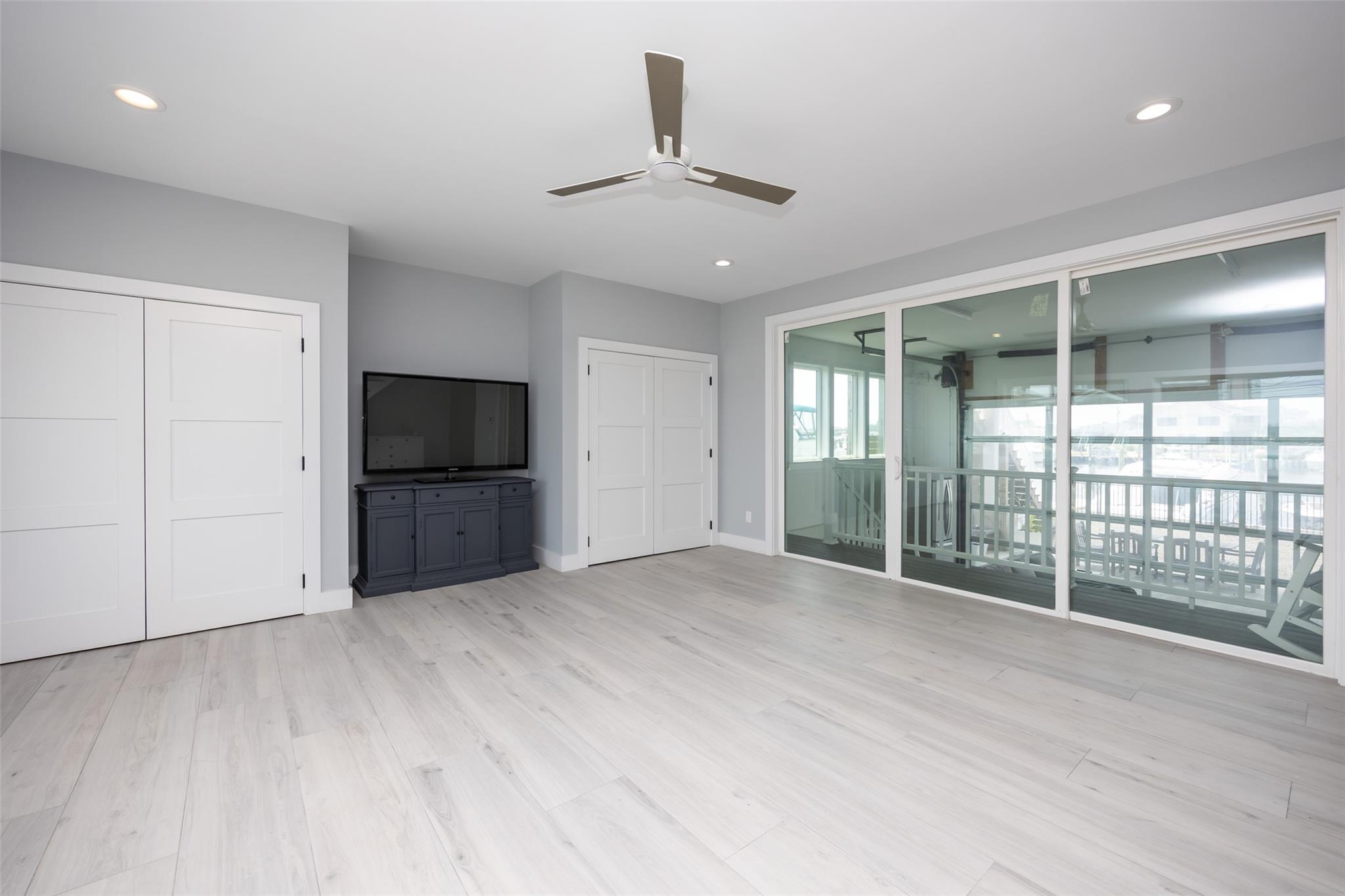 #16 photo, 390 E Shore Road, サフォーク郡 Lindenhurst , NY 11757