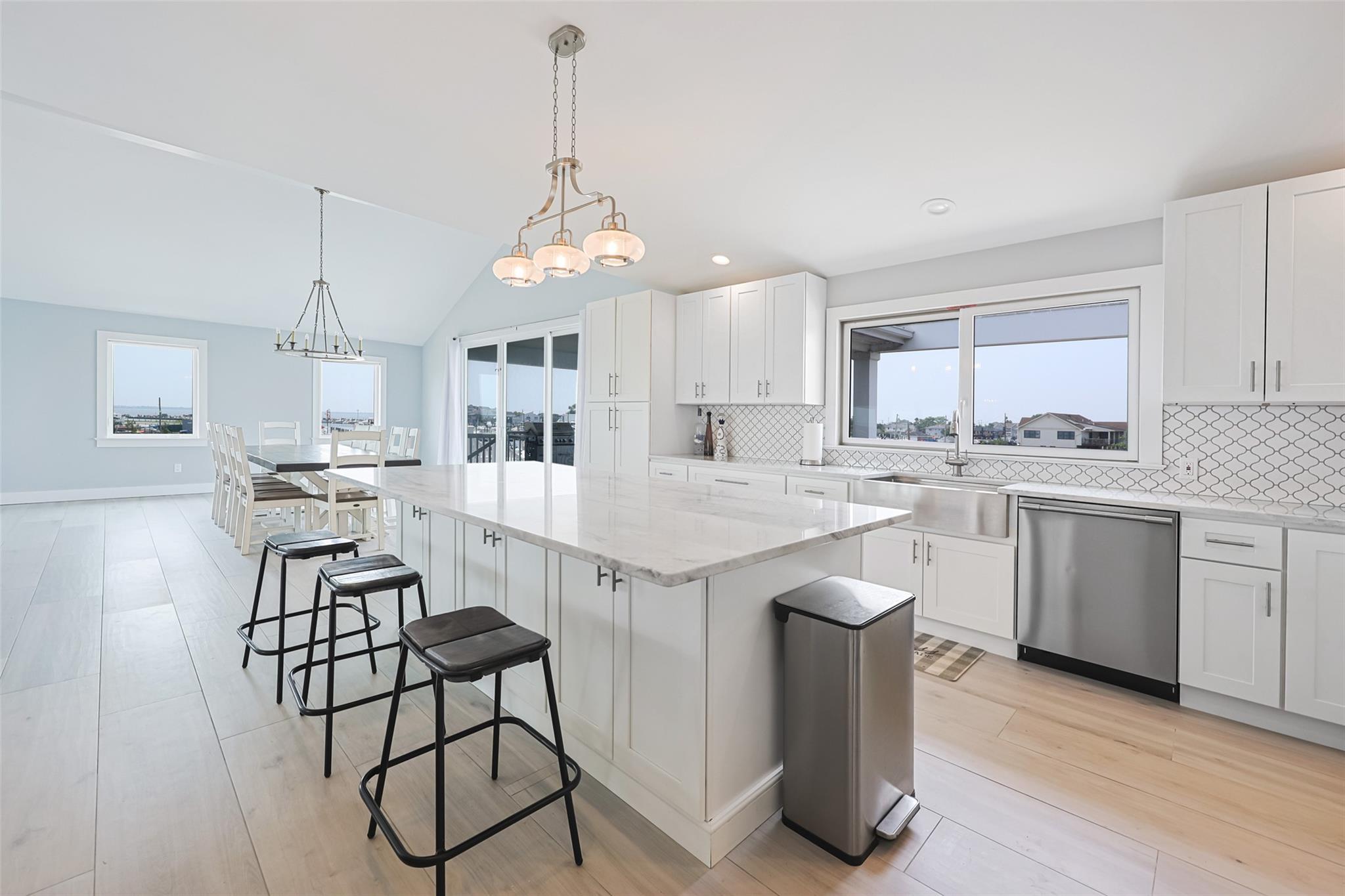 #8 photo, 390 E Shore Road, サフォーク郡 Lindenhurst , NY 11757