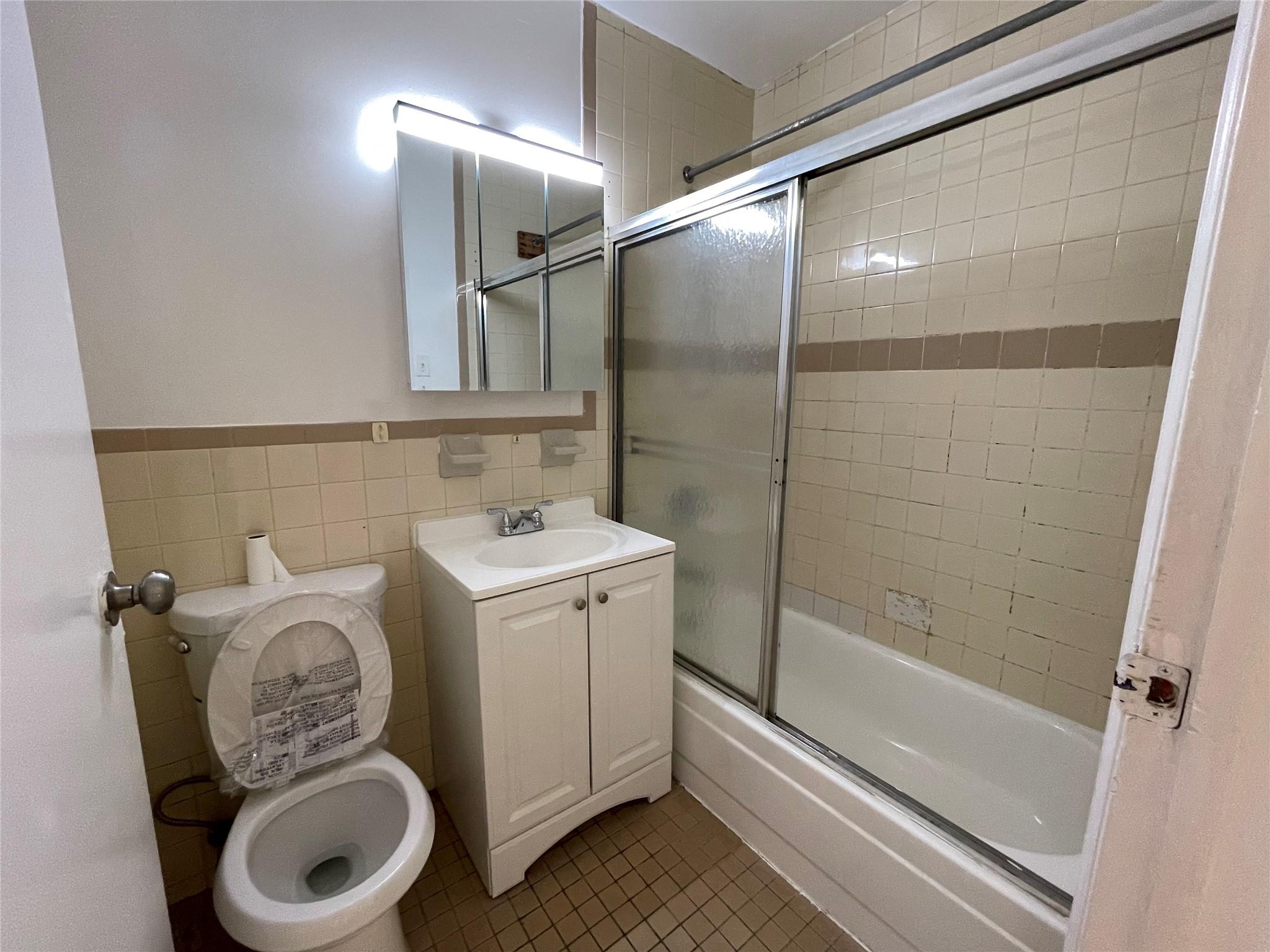 #4 photo, 4260 Colden Street, クイーンズ区 Flushing , NY 11355