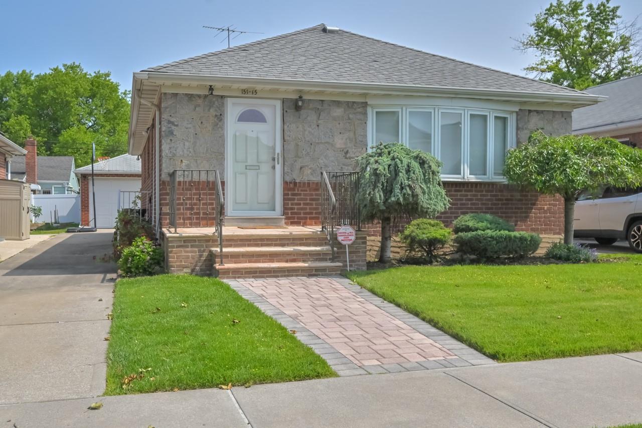 #1 photo, 15115 25th Avenue, 皇后區 白石鎮 Whitestone , NY 11357