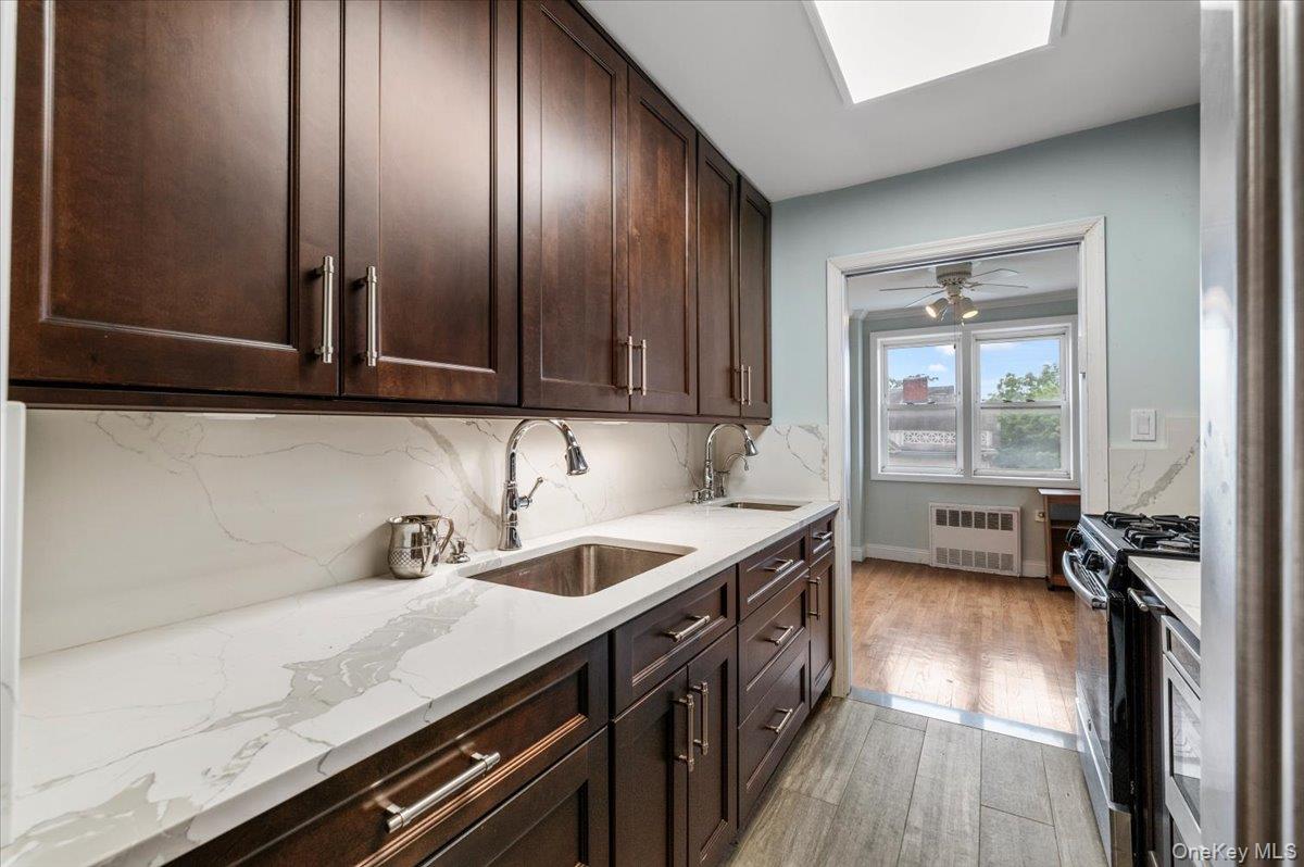 #12 photo, 833 Central Avenue, クイーンズ区 Far Rockaway , NY 11691