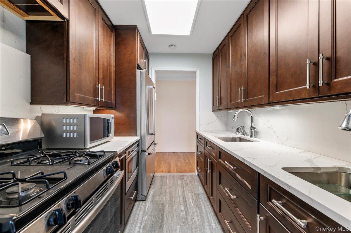 #14 photo, 833 Central Avenue, クイーンズ区 Far Rockaway , NY 11691