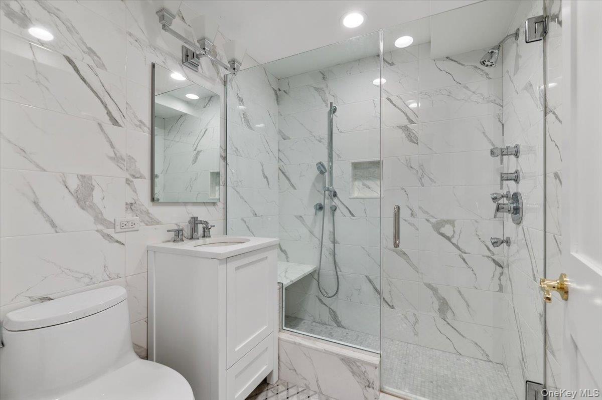 #19 photo, 833 Central Avenue, クイーンズ区 Far Rockaway , NY 11691